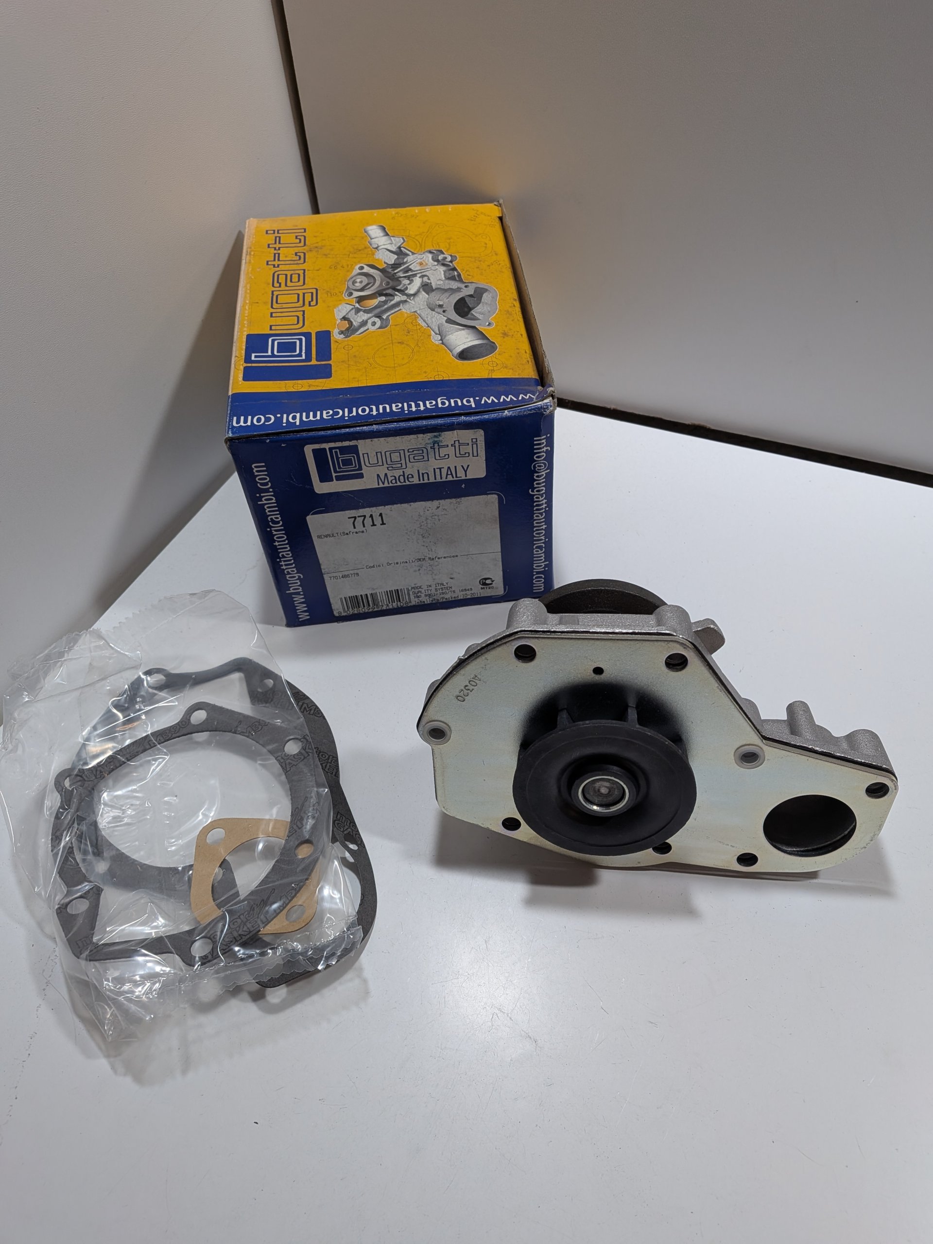 Pompe à eau Renault Safrane I 2.1 dT Neuf Bugatti 7701466779 Arrivages Auto Pieces