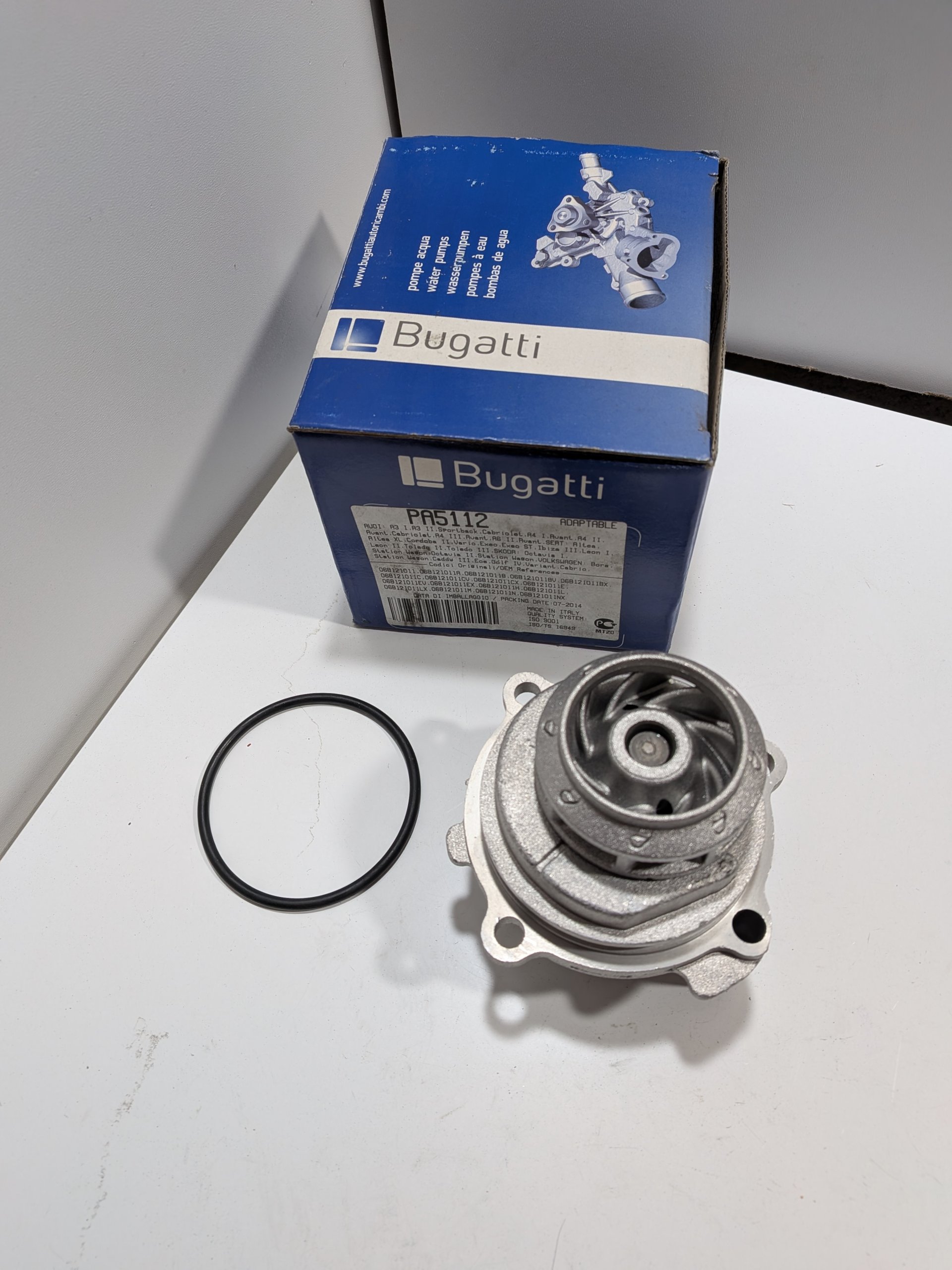 Pompe à eau Audi A3 8P 1.6 A4 B5 1.6 A6 C5 1.8 VW Passat B5 1.6 New beetle 1.6 Golf IV V 1.6 Arrivages Auto Pieces