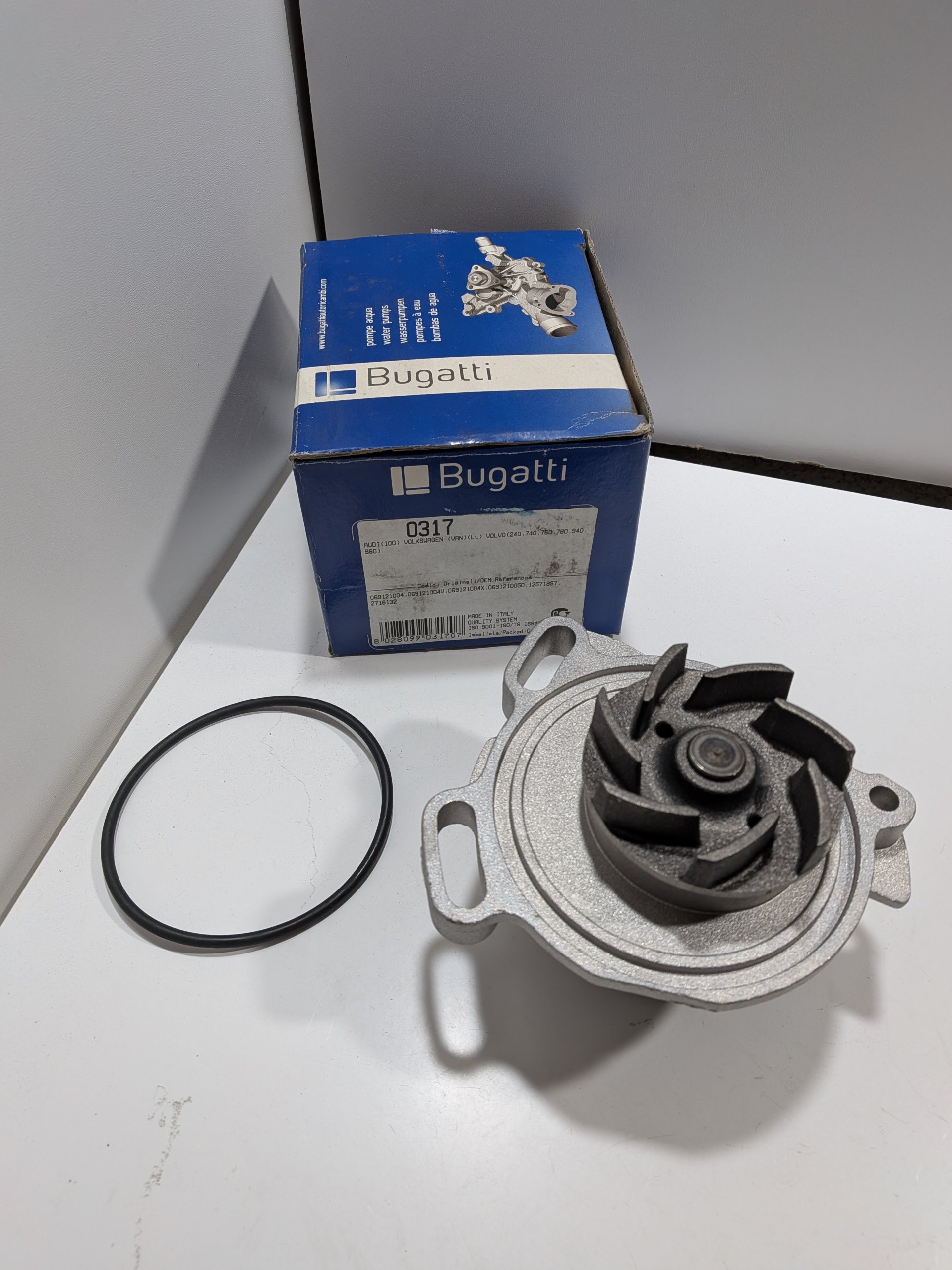 C (120)-1 Pompe à eau Audi 100 C2 C3 2.0D VW LT I 2.4 D TD Volvo 330 940 960 I 2.4 D TD Arrivages Auto Pieces