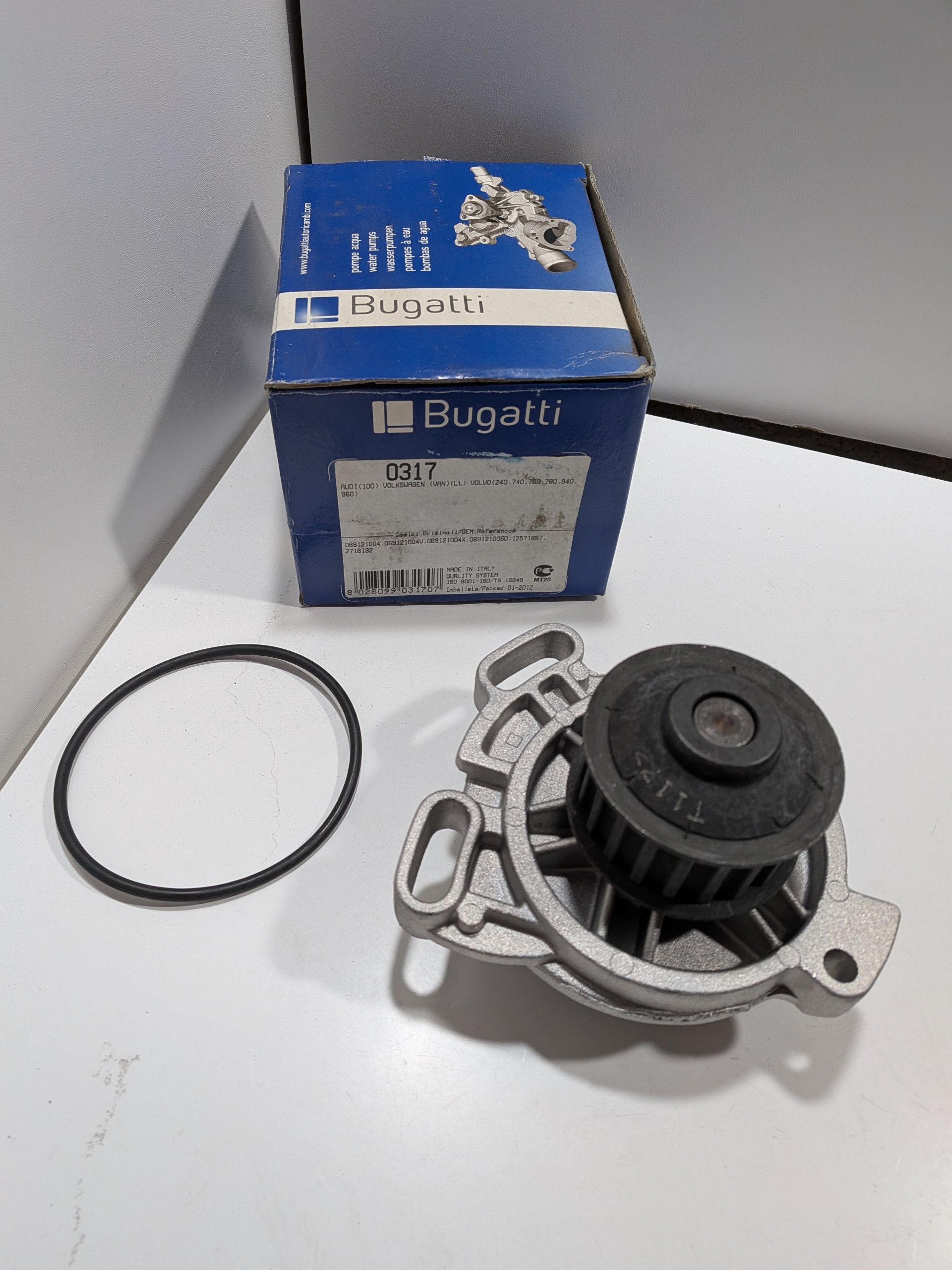 Pompe à eau Ford Focus II 2.5 ST RS Volvo 850 2.0 2.3 2.4 T5 C70 C30 S60 S70 S80 Arrivages Auto Pieces