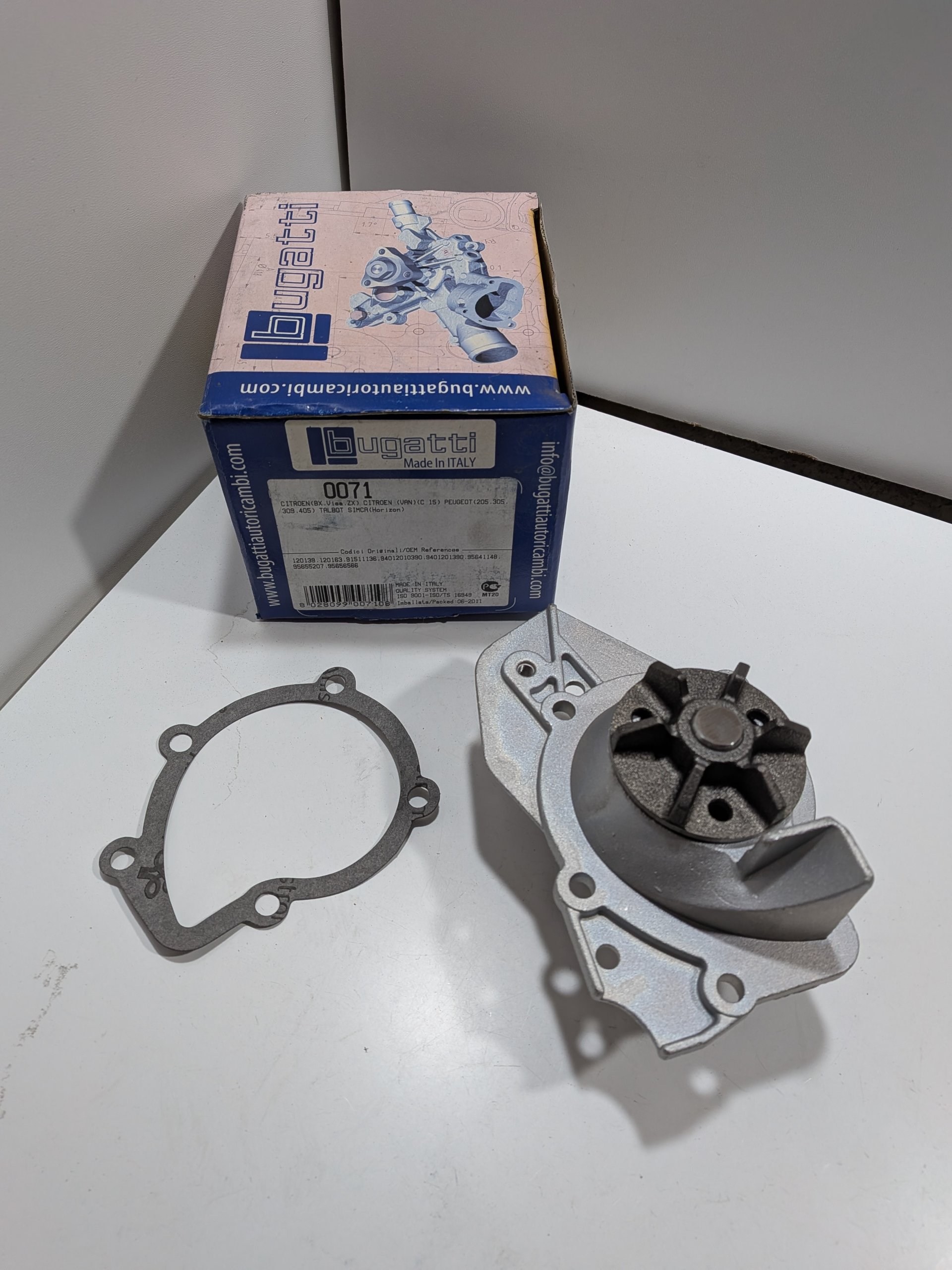 C (121)-1 Pompe à eau Peugeot 205 1.6 GTI 1.9 GTI 309 1.6 1.9 405 I 1.6 1.9 Sans rebord ALU Arrivages Auto Pieces