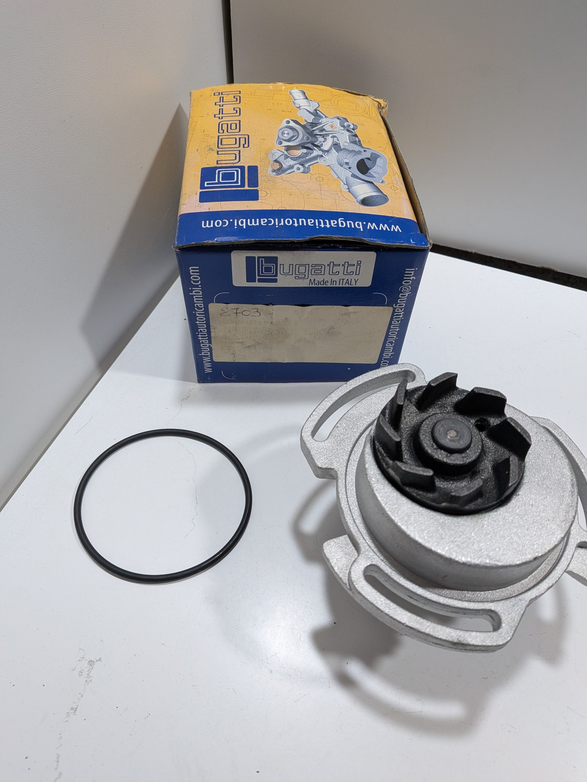 Pompe à eau VW Polo II 1.3D 1.4D Neuf Bugatti Arrivages Auto Pieces