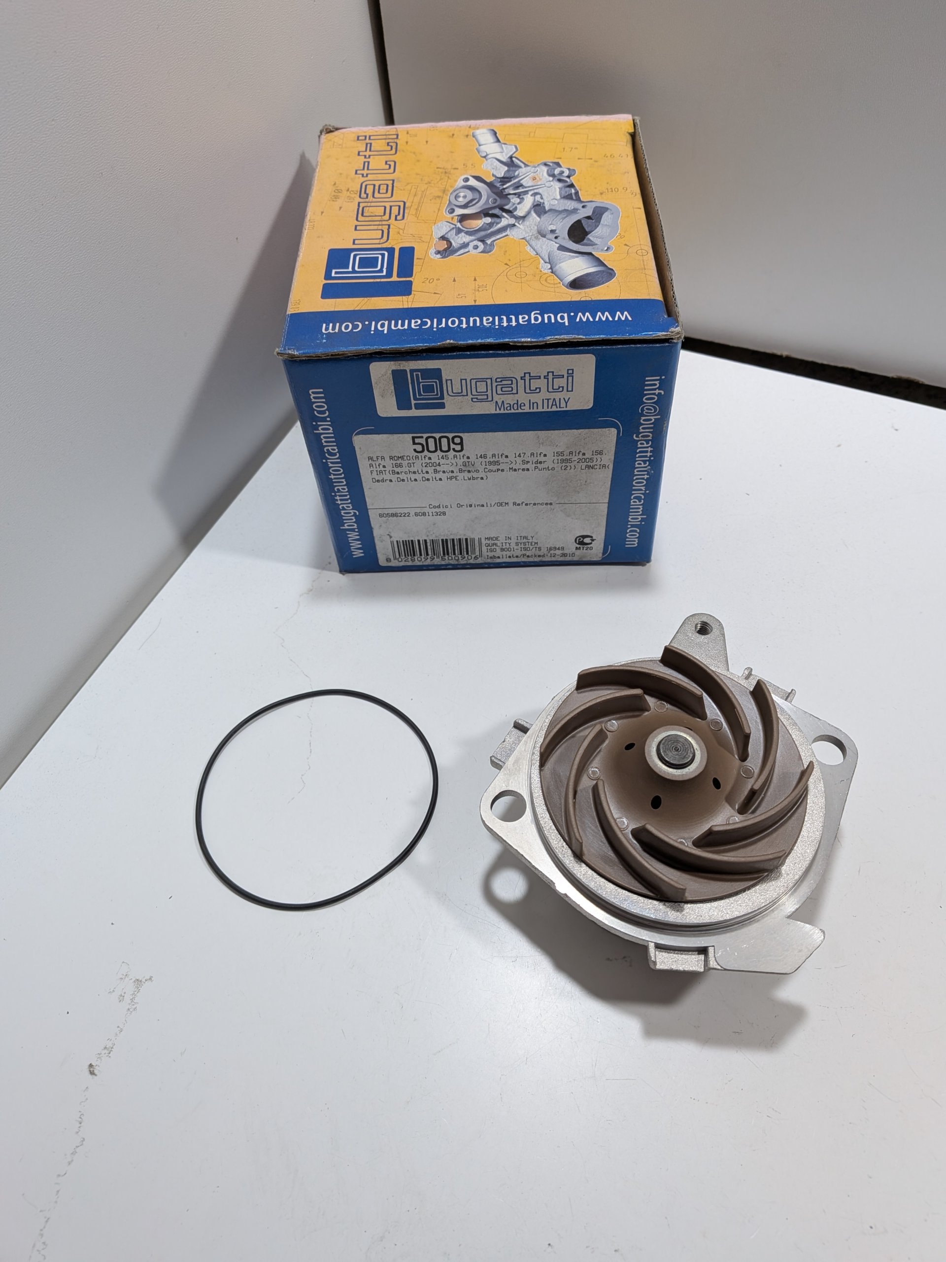 Pompe à eau Alfa 145 146 1.4ie 1.8ie 2.0 16v 147 1.6 16v 2.0 16v 155 156 159 166 GT GTV Arrivages Auto Pieces