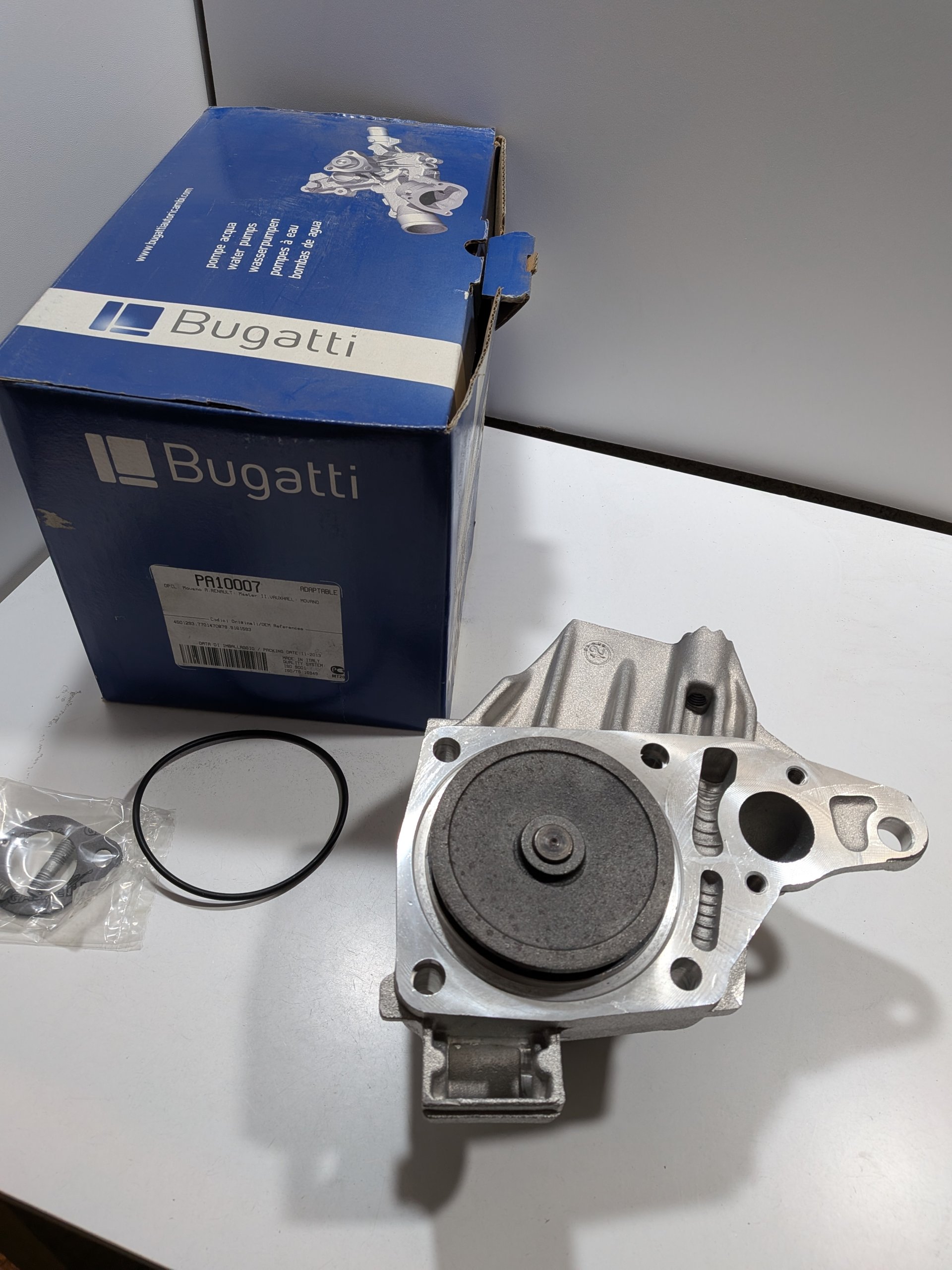 Pompe à eau Renault Master II 2.5D Opel Movano A 2.5D 77 01 470 879 Neuf Arrivages Auto Pieces