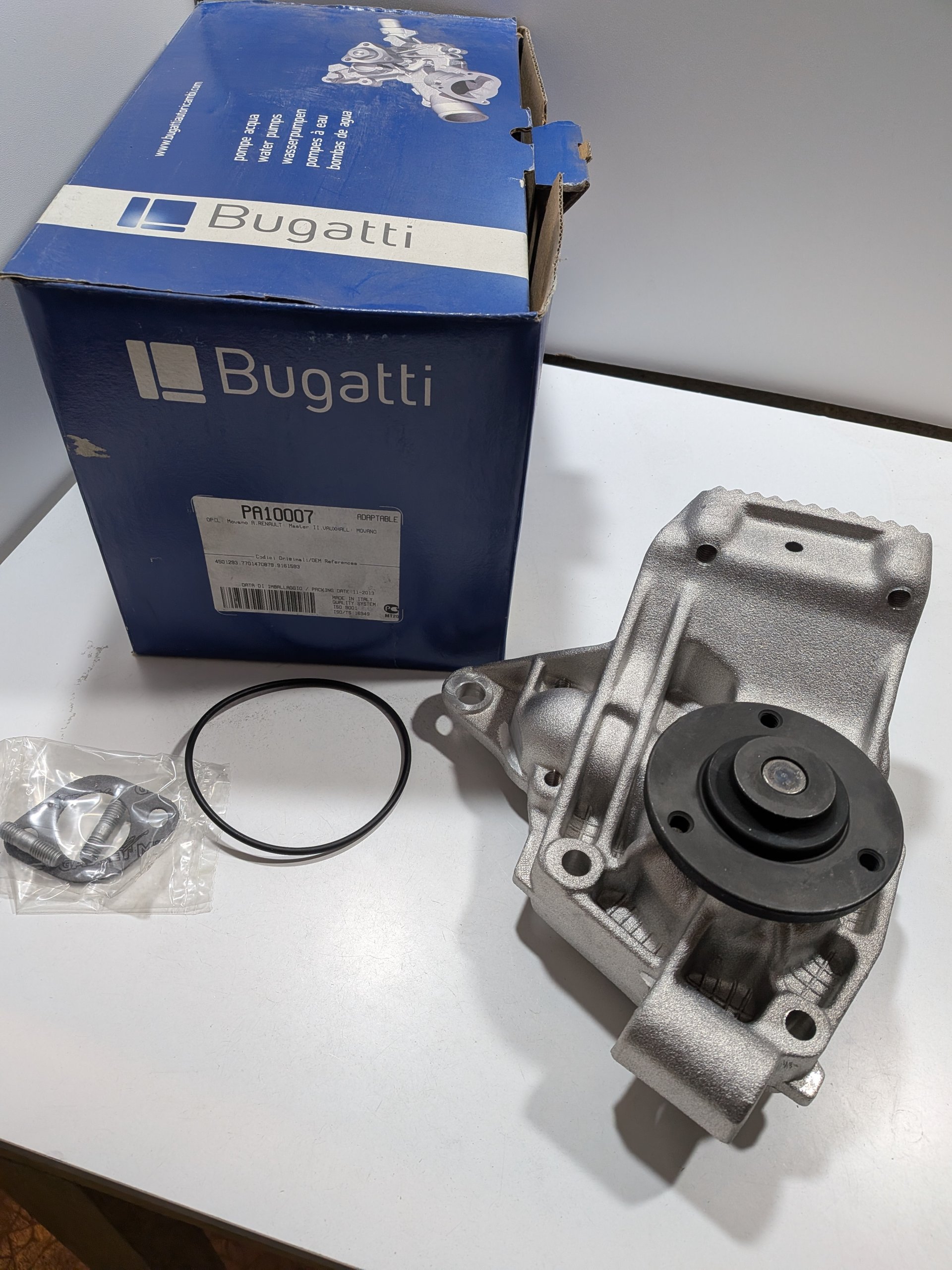 Pompe à eau Renault Master II 2.5D Opel Movano A 2.5D 77 01 470 879 Neuf Arrivages Auto Pieces