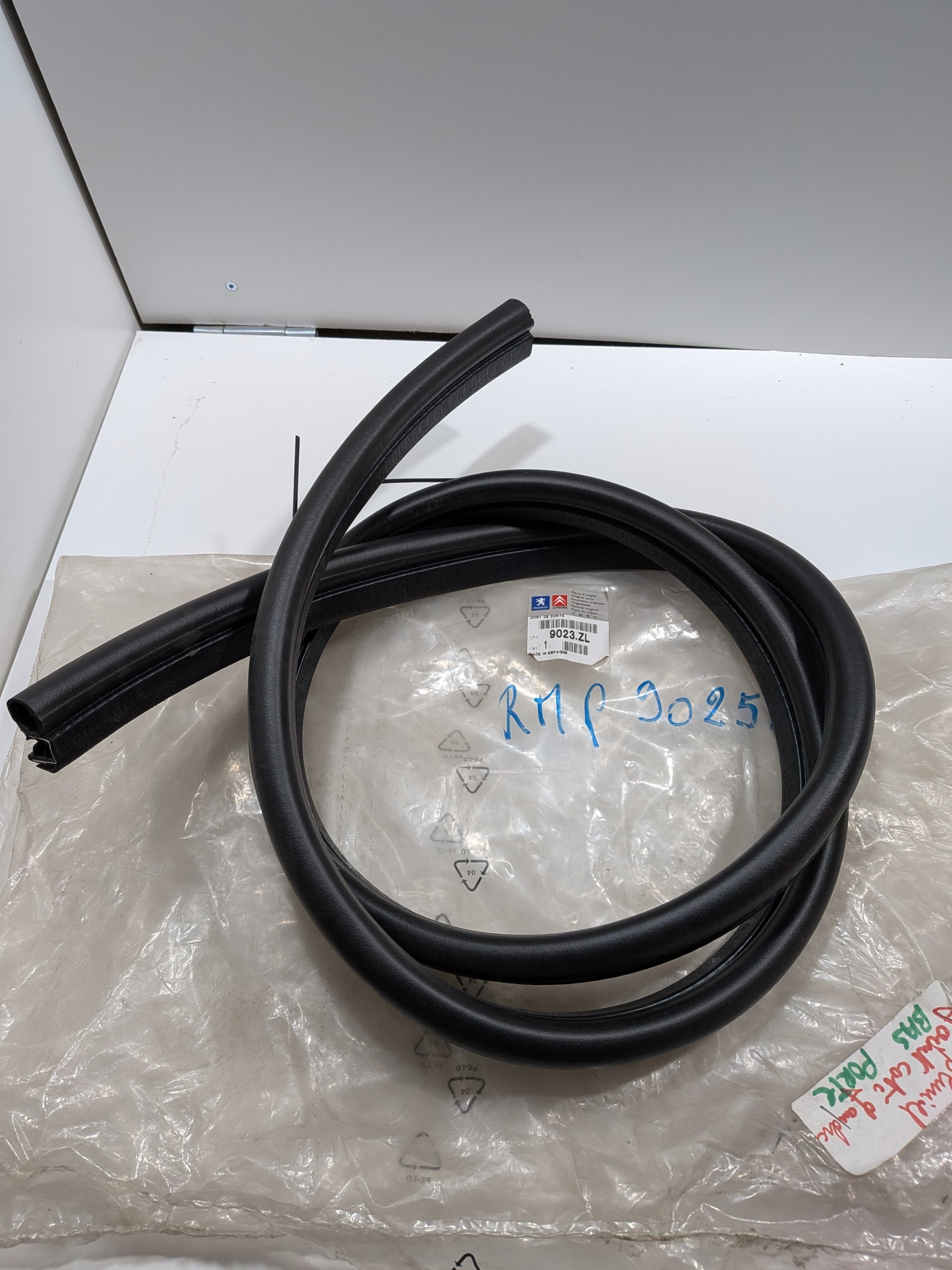 Joint de bas de porte Citroen C3 pluriel Neuf OEM Arrivages Auto Pieces