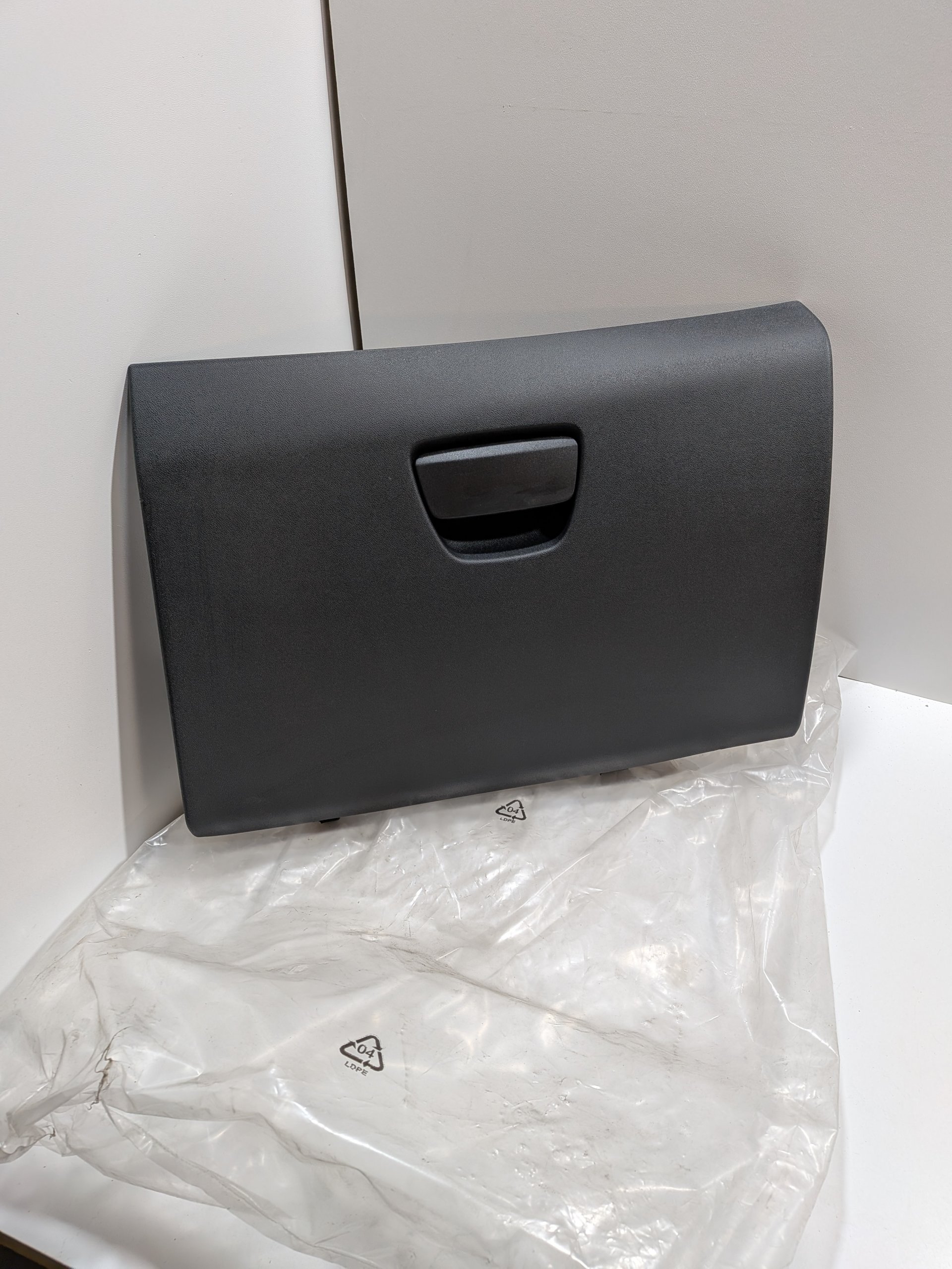 Porte de boite à gants Peugeot 208 I Noir Neuf OEM Arrivages Auto Pieces