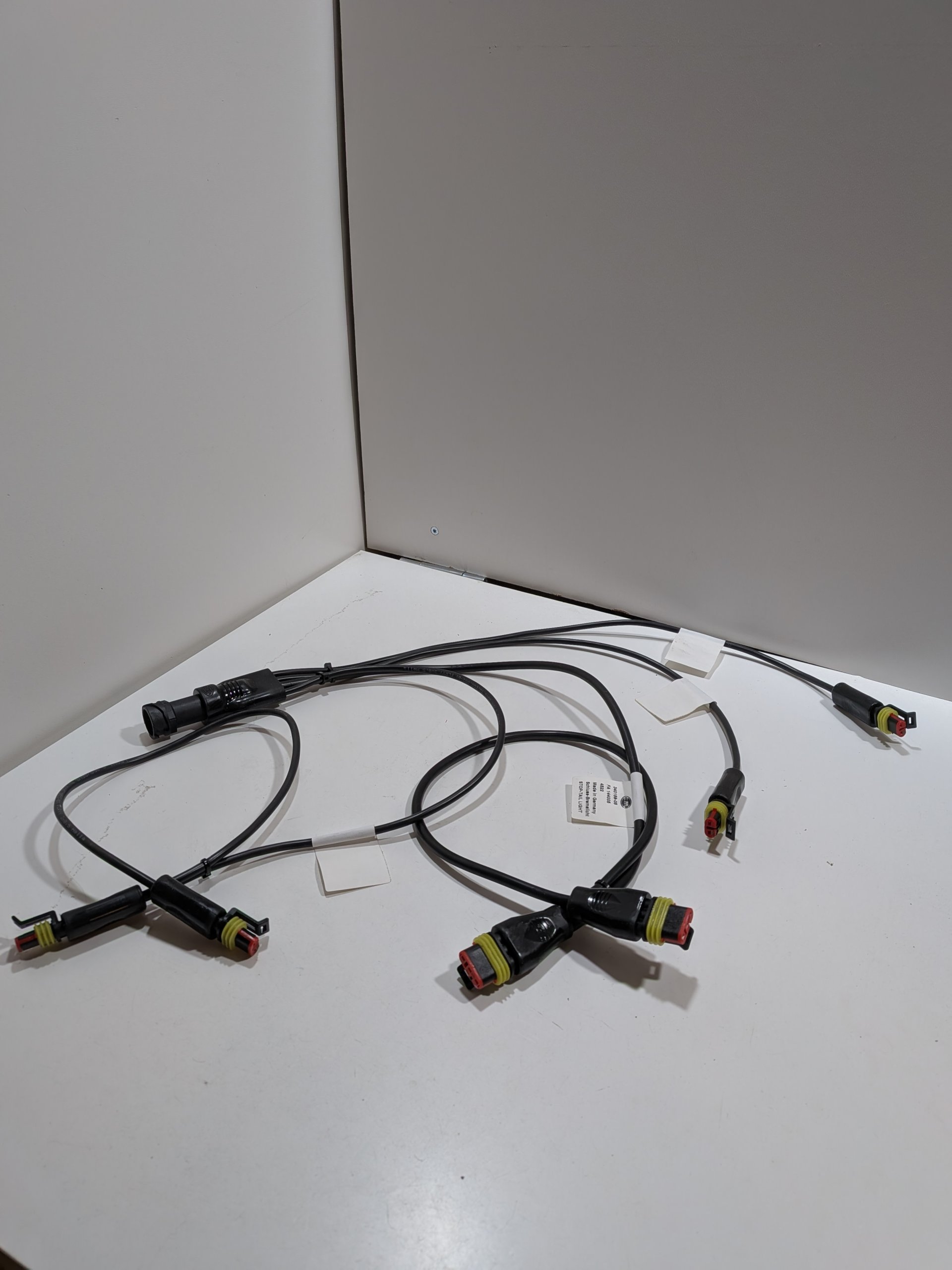 Cable feux Hella 8KA 340 142-23 poids lourd Arrivages Auto Pieces