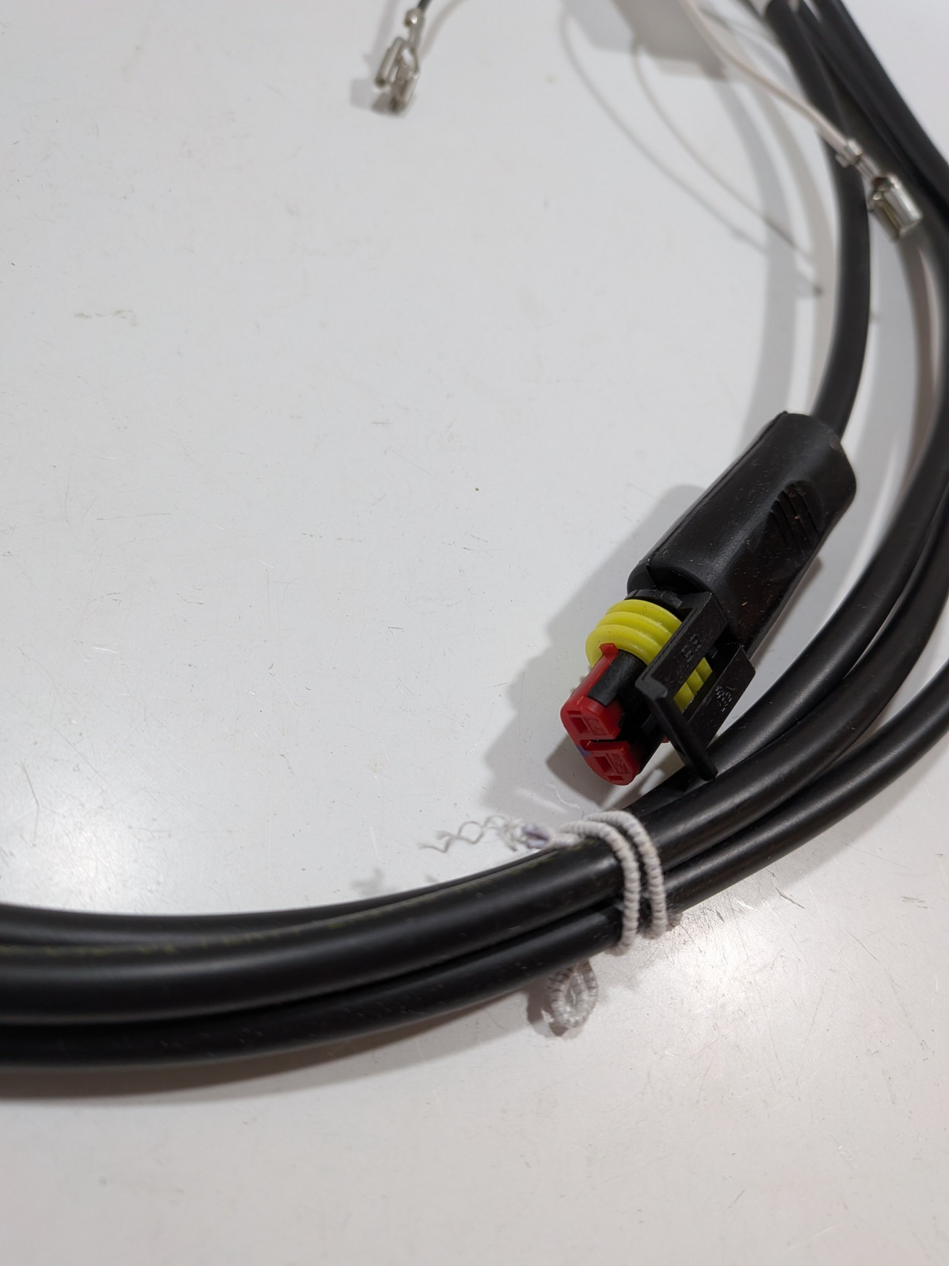 Cable feux Hella 8KA 340 142-23 poids lourd Arrivages Auto Pieces