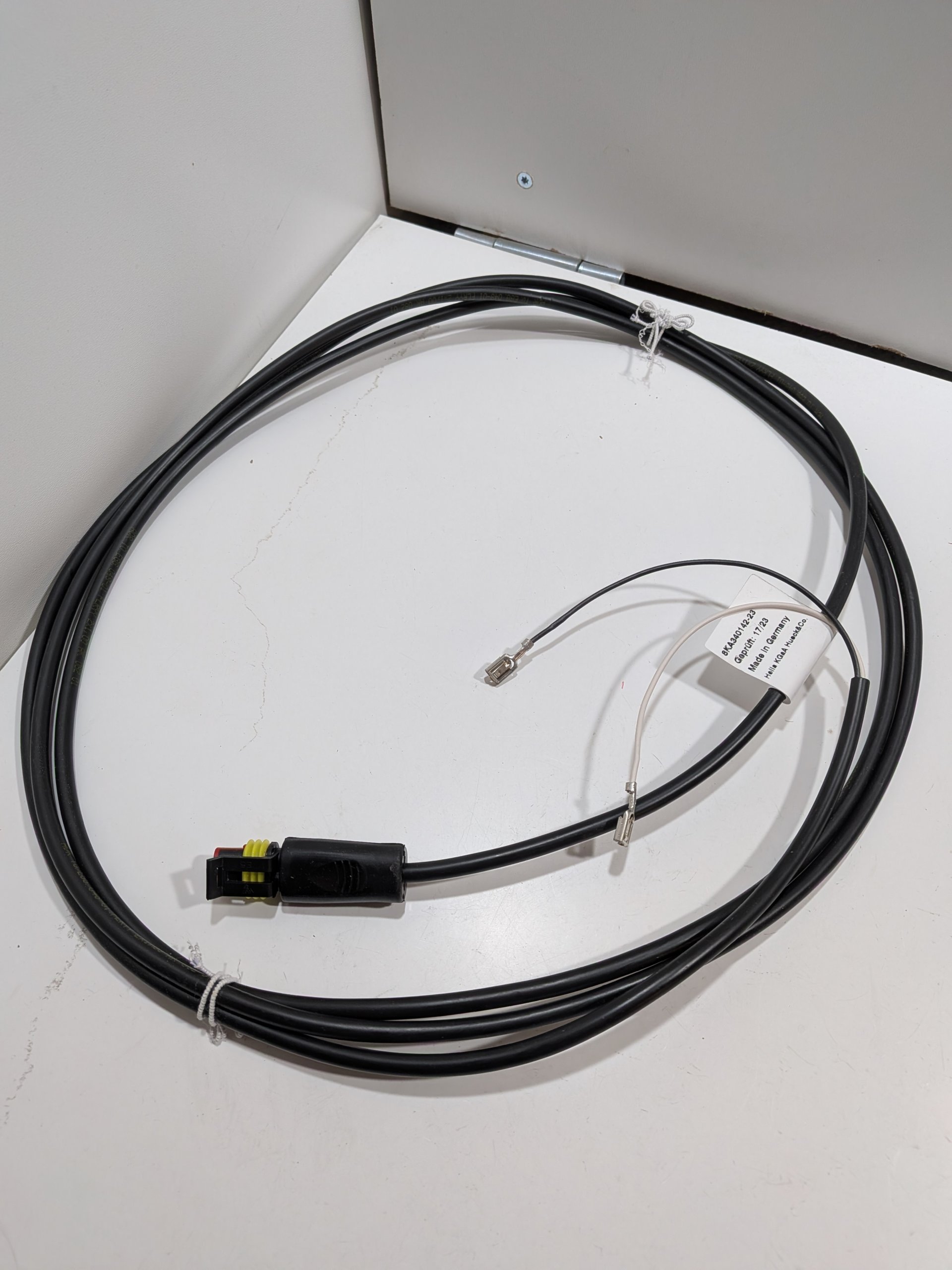 Cable feux Hella 8KA 340 142-23 poids lourd Arrivages Auto Pieces