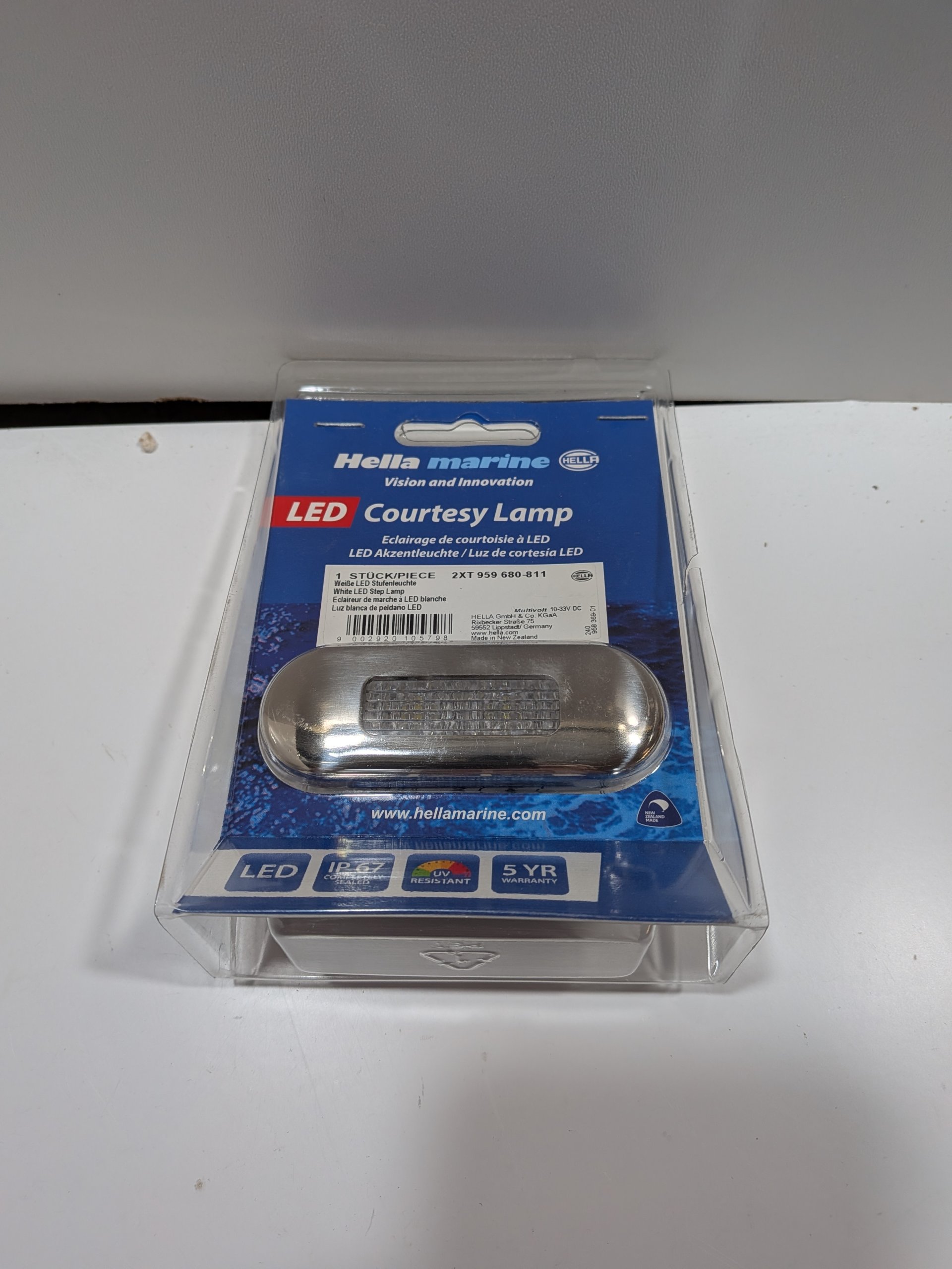 D (1062) Lampe intérieur Hella Marine LED blanche et chrome Voilier, bateau, plaisance Arrivages Auto Pieces