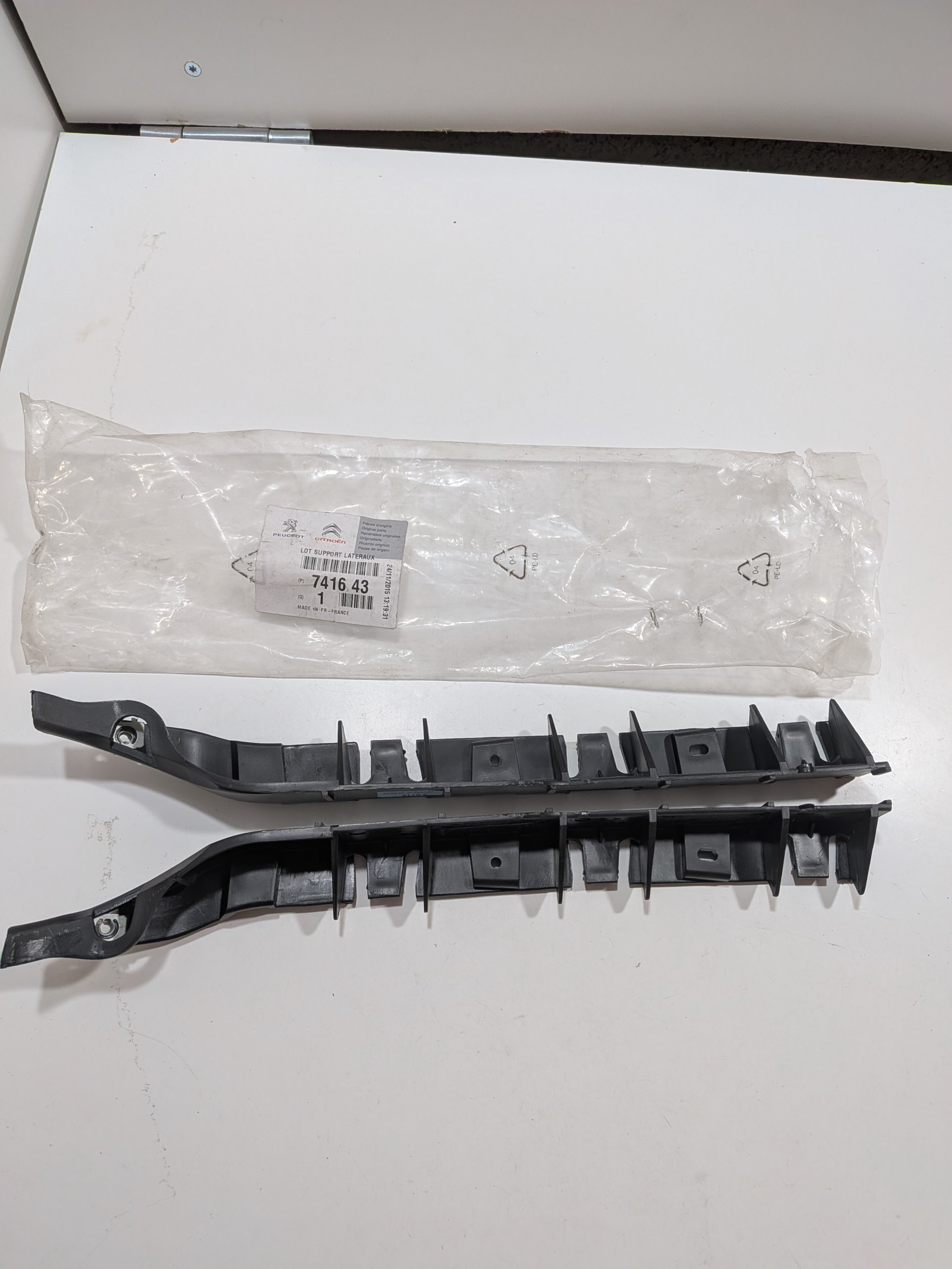 Enjoliveur poignée coffre à peindre Peugeot 307 3/5 portes Neuf OEM Arrivages Auto Pieces