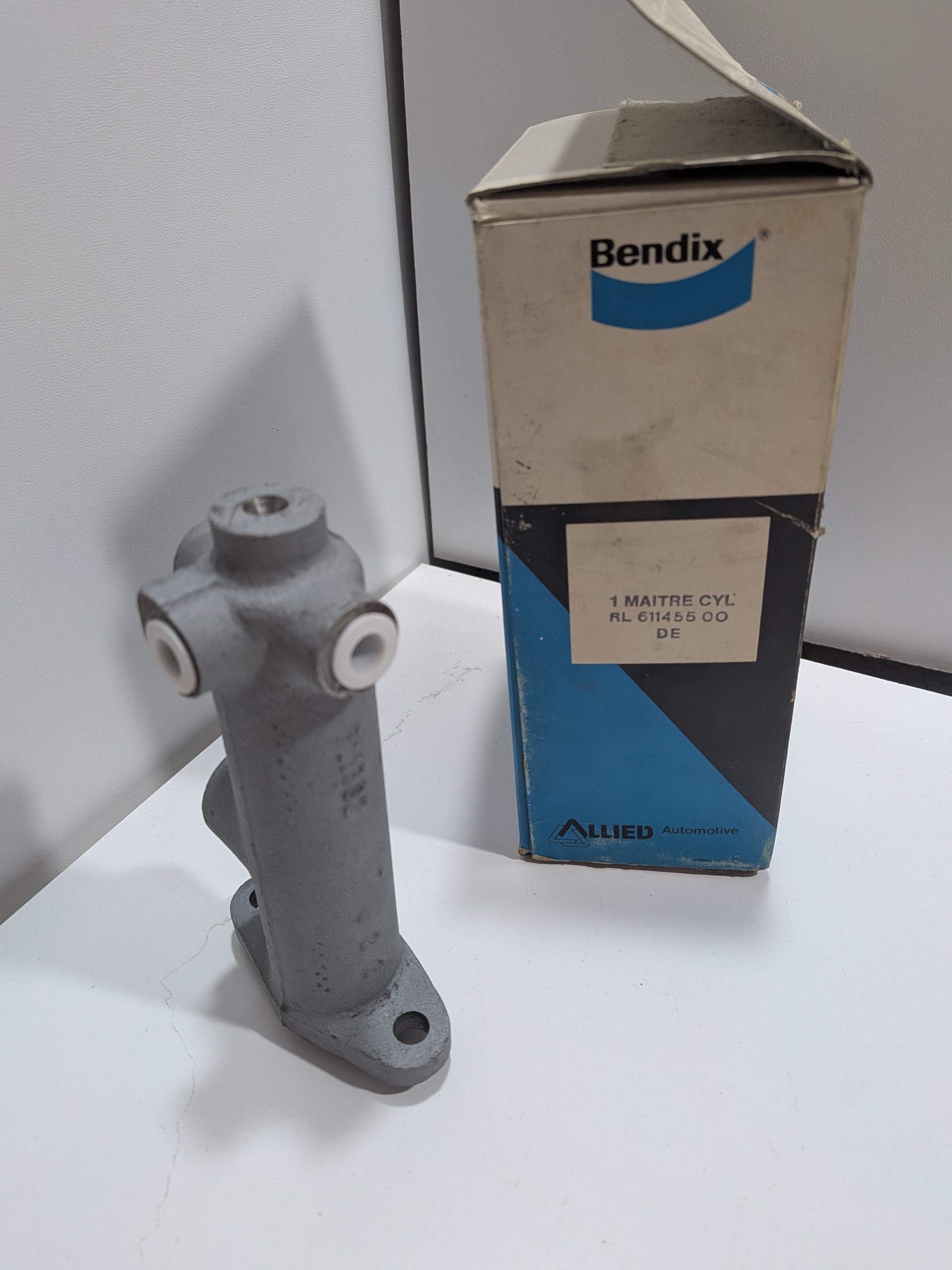 Maitre cylindre renault R4 F4 R5 R6 bendix 611455 neuf NOS Arrivages Auto Pieces