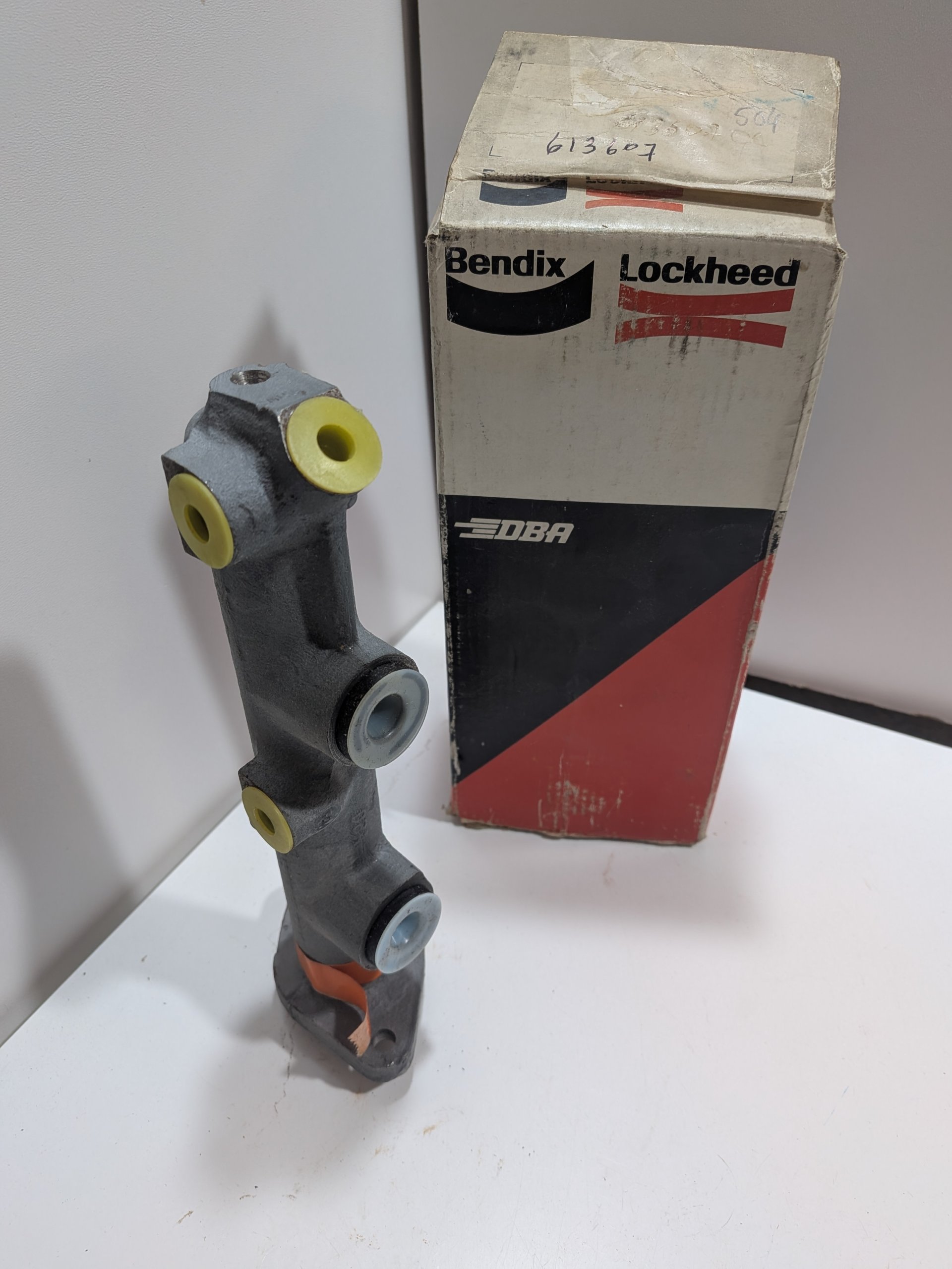 Maitre cylindre peugeot 504 505 bendix neuf 613526 460171 NOS Arrivages Auto Pieces