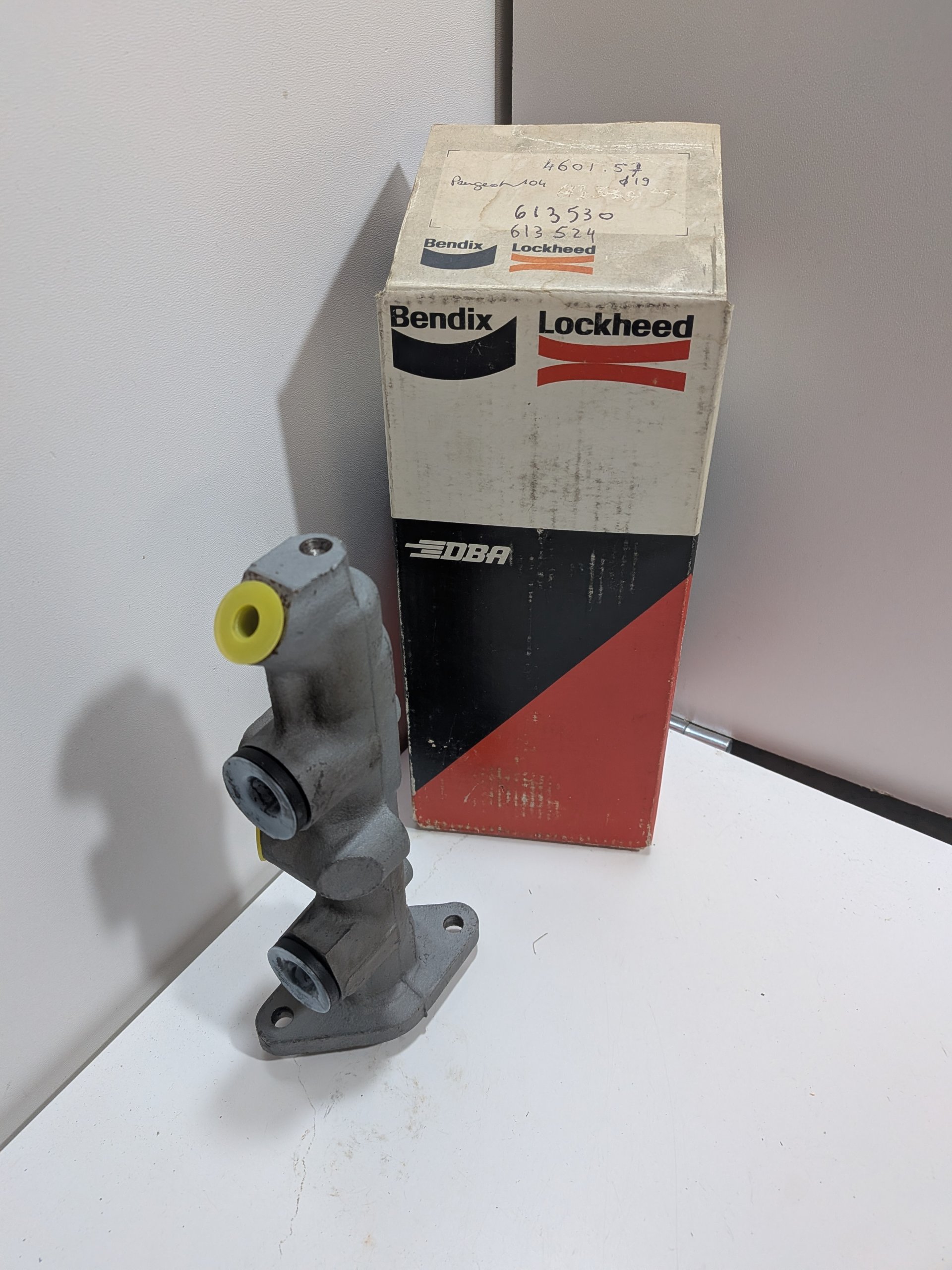 Maitre cylindre Bendix Neuf 613530 131530B NOS Arrivages Auto Pieces