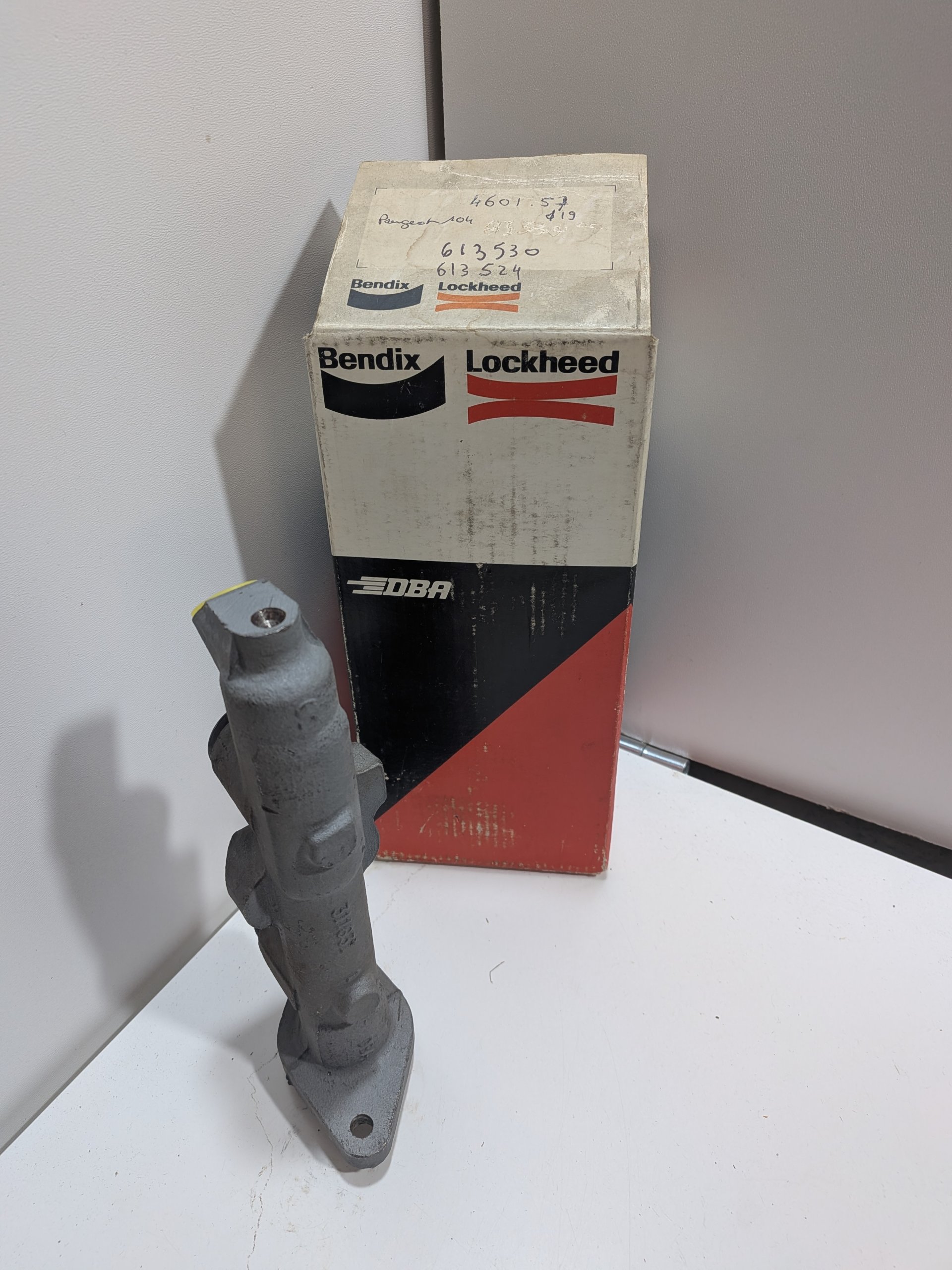 Maitre cylindre Bendix Neuf 613530 131530B NOS Arrivages Auto Pieces