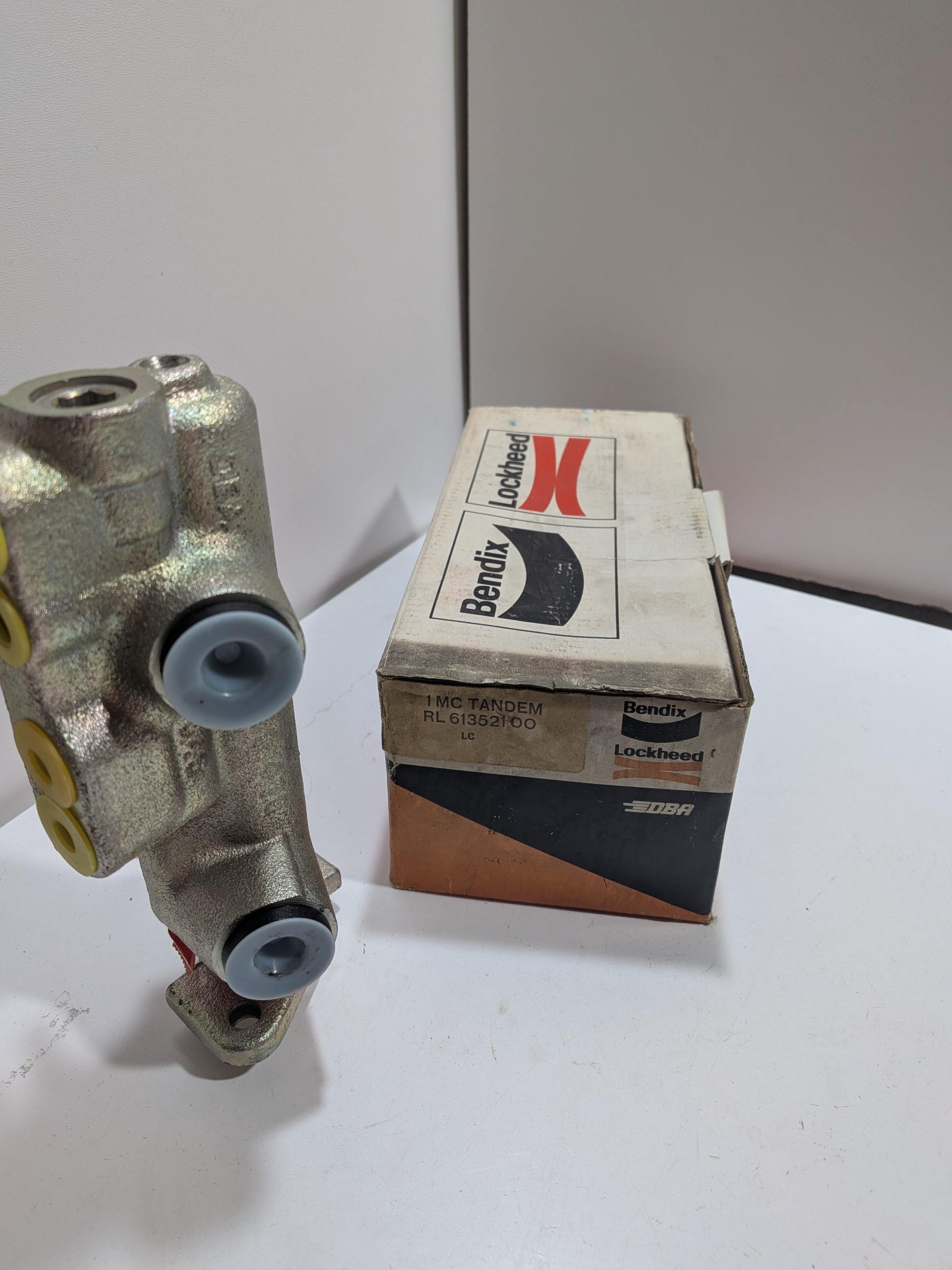 Maitre cylindre Renault R4 R5 1.1 bendix 613521 neuf double circuit NOS Arrivages Auto Pieces