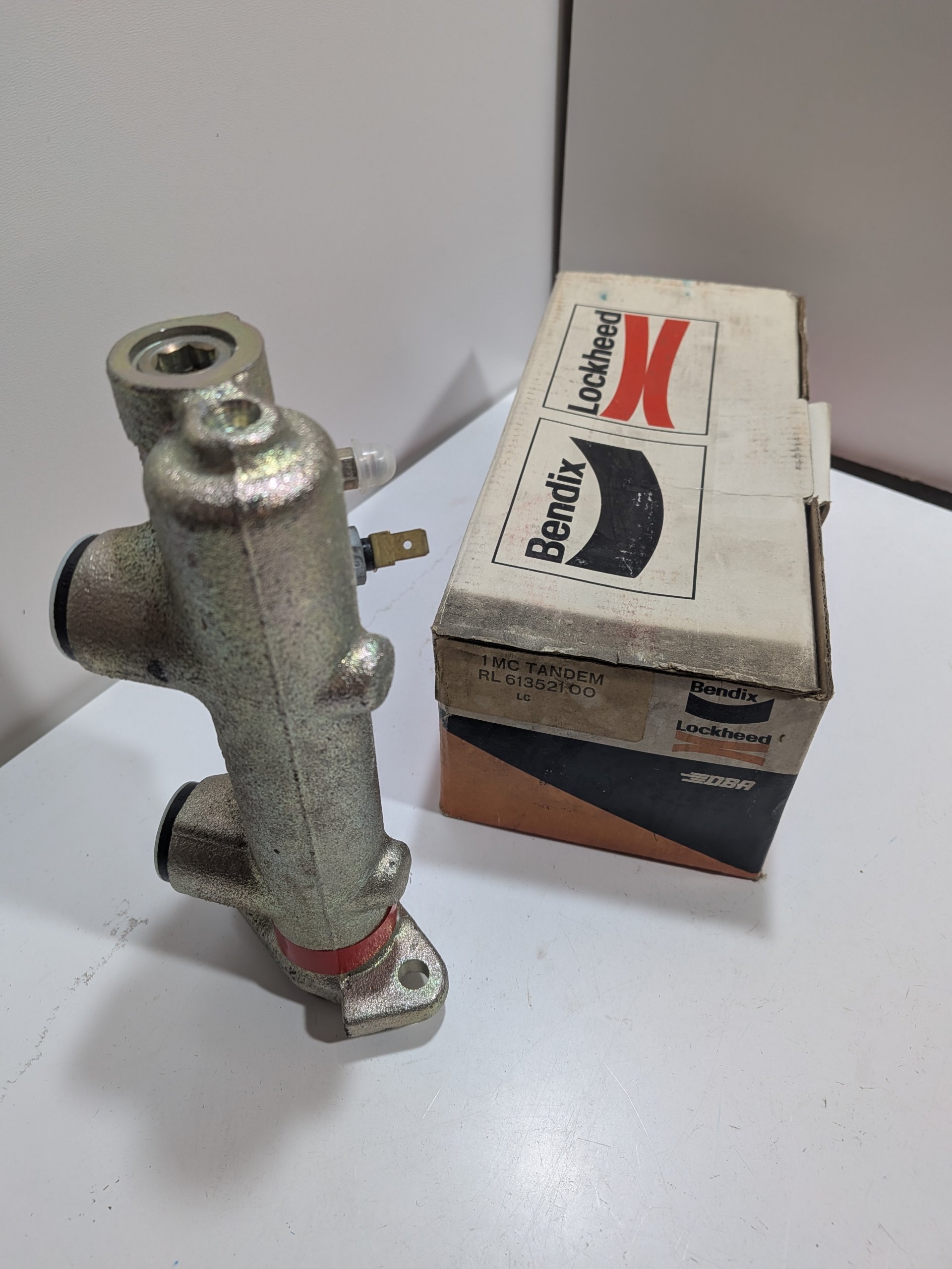 Maitre cylindre Renault R4 R5 1.1 bendix 613521 neuf double circuit NOS Arrivages Auto Pieces