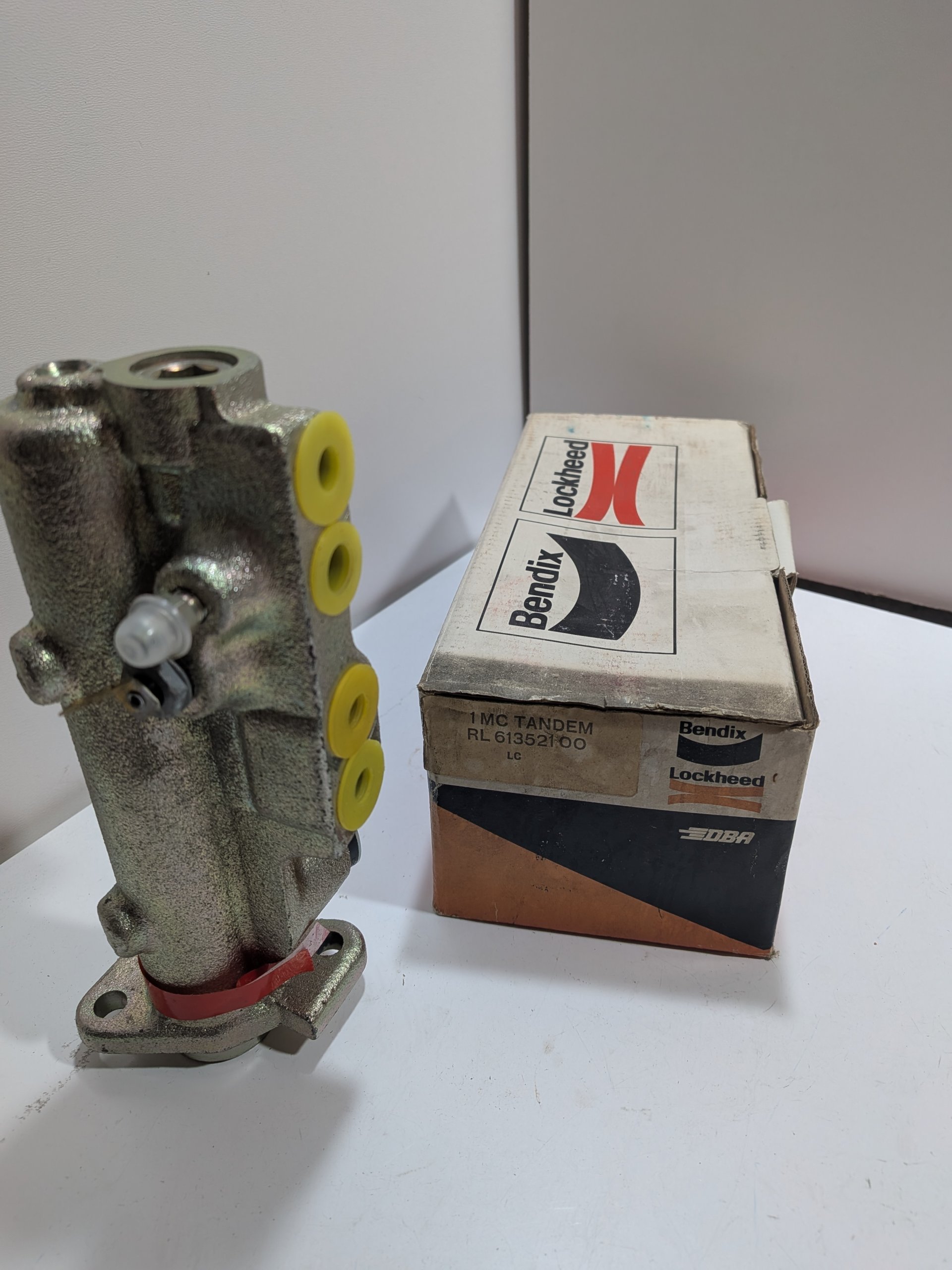 Maitre cylindre renault R4 F4 R5 R6 bendix 611455 neuf NOS Arrivages Auto Pieces