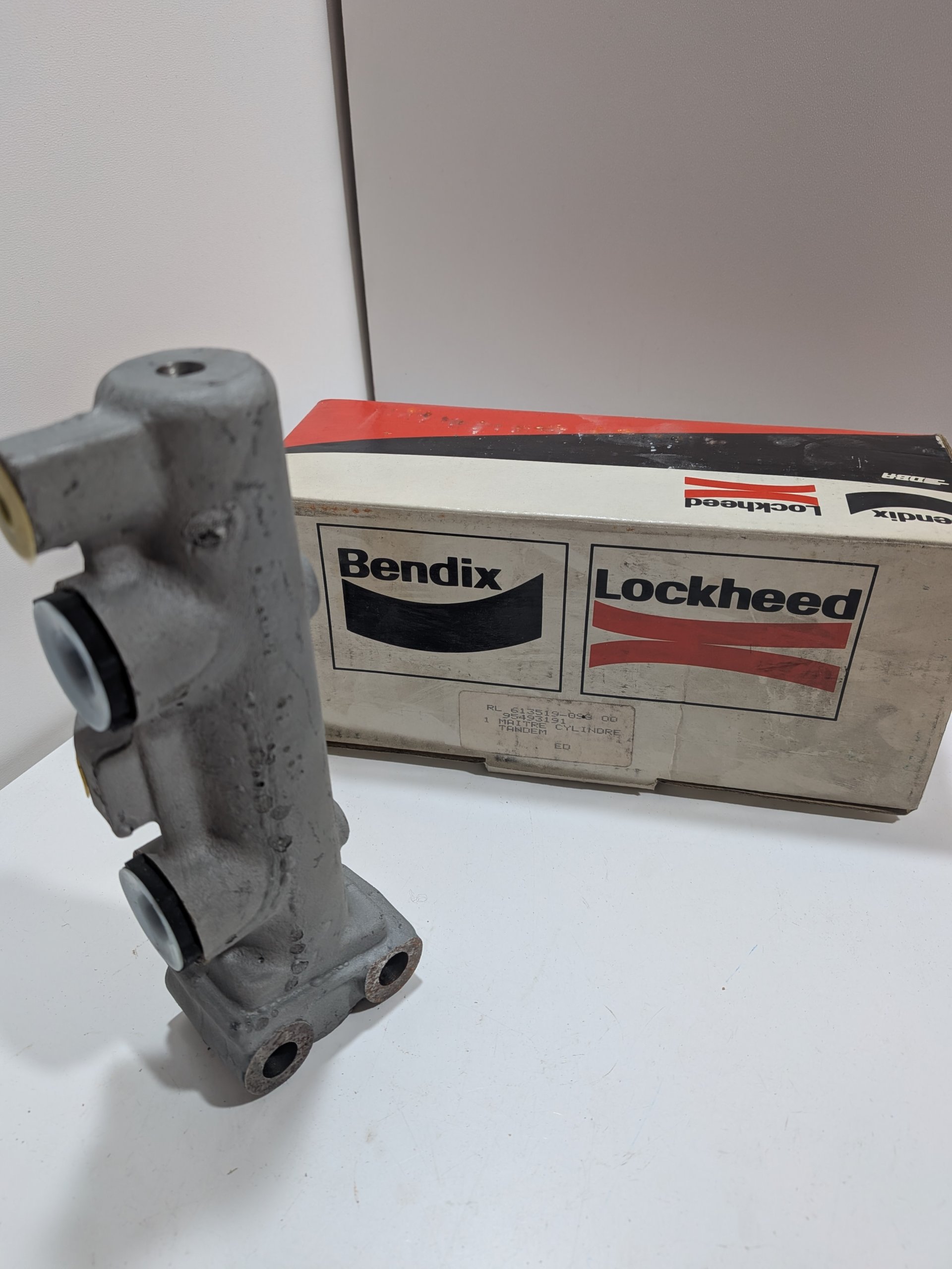Maitre cylindre CITROEN 2CV dyane mehari lockheed bendix 613519 95493191 neuf Arrivages Auto Pieces