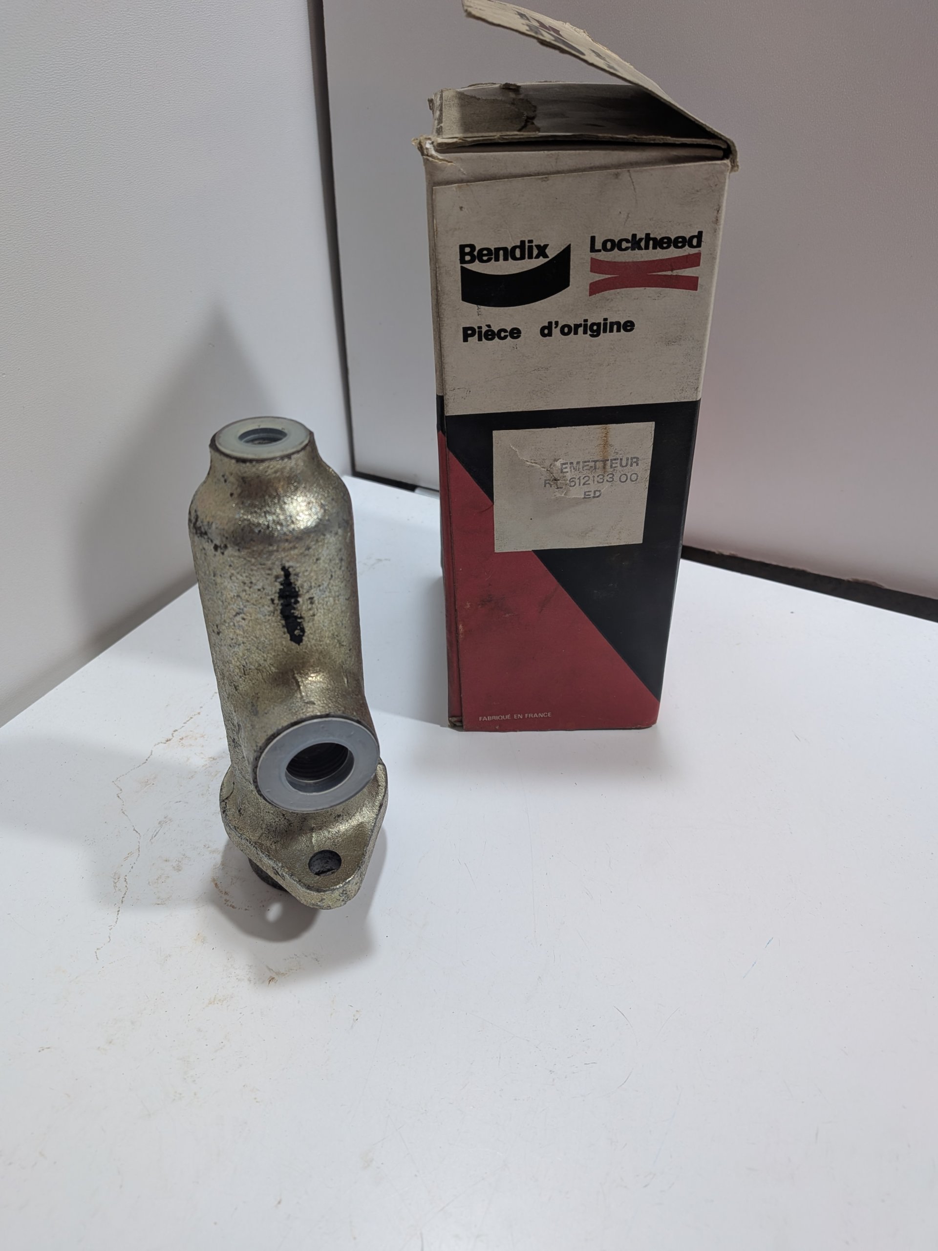 Maître cylindre Renault Saviem SG2 BENDIX 613381 131381B Arrivages Auto Pieces