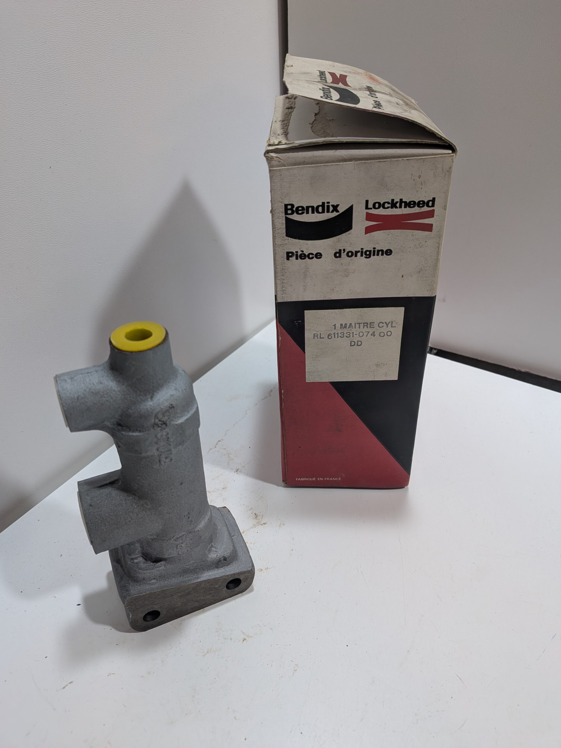 Maitre cylindre Citroen Ami 6 Ami 8 à partir de 1969 611331 Bendix neuf NOS Arrivages Auto Pieces