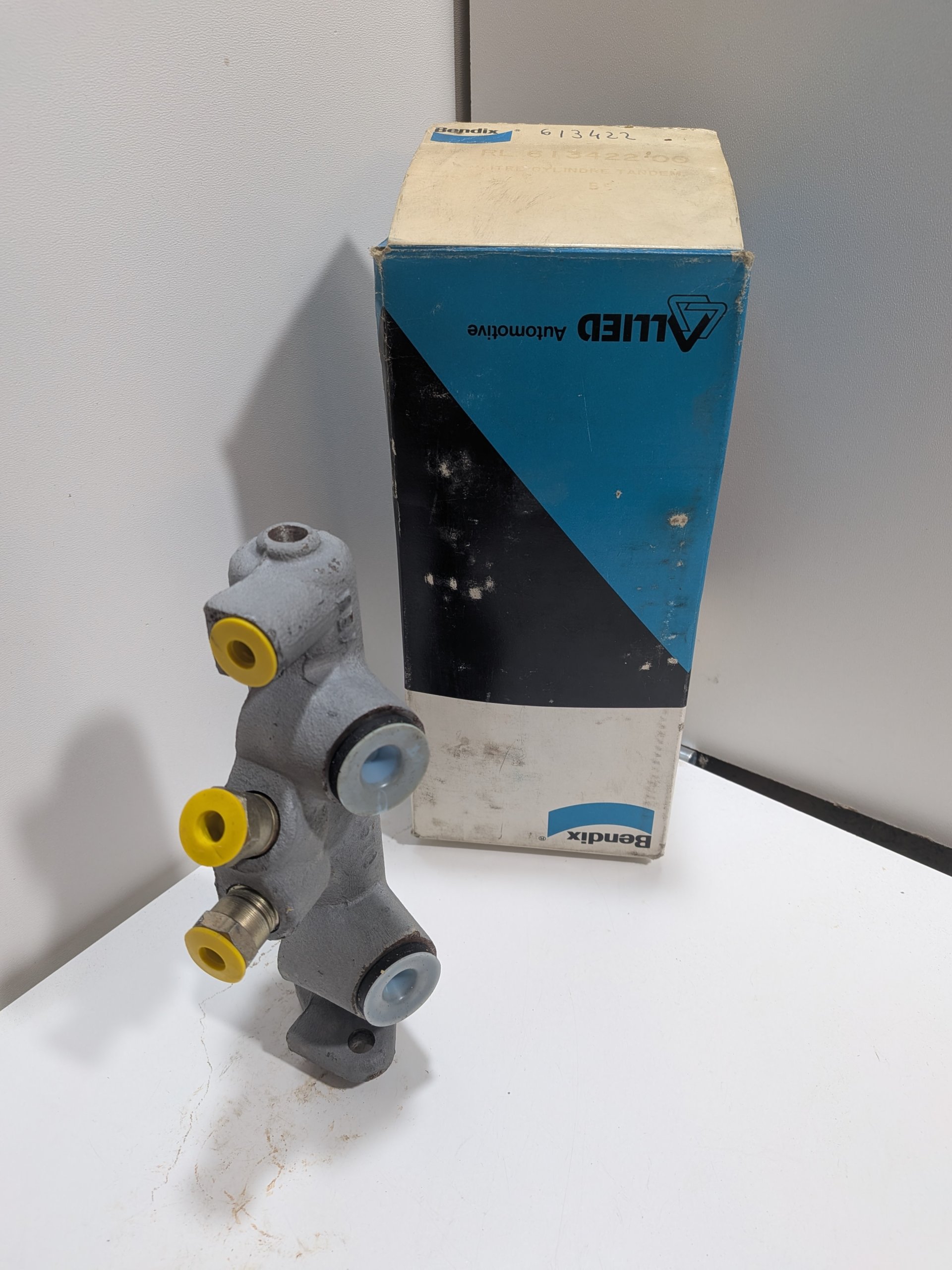 Maitre cylindre Renault R4 R4 fourgonnette bendix 613422 neuf Arrivages Auto Pieces