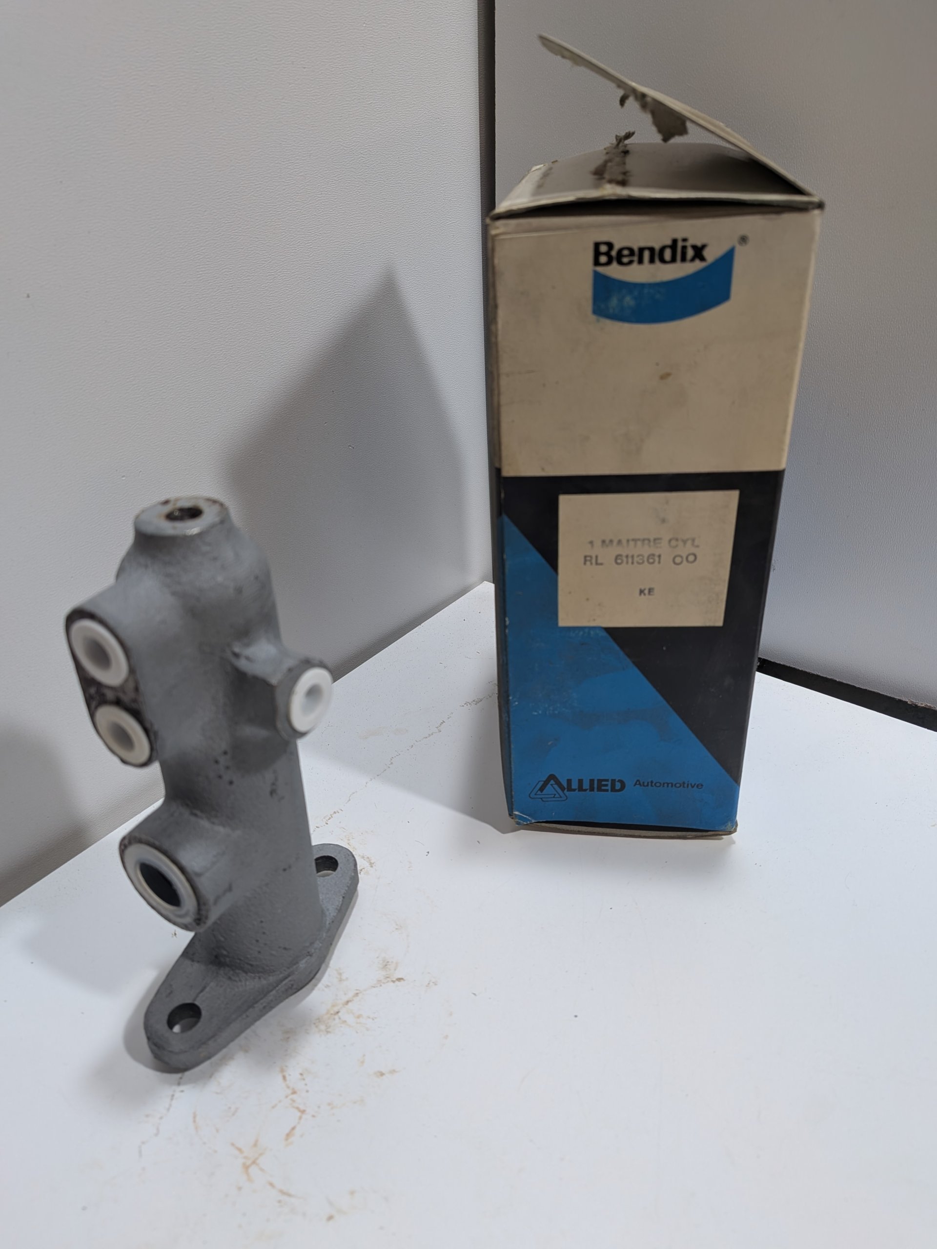 Maitre cylindre Renault R5 R6 rodeo 6 R16 611361 bendix neuf NOS Arrivages Auto Pieces