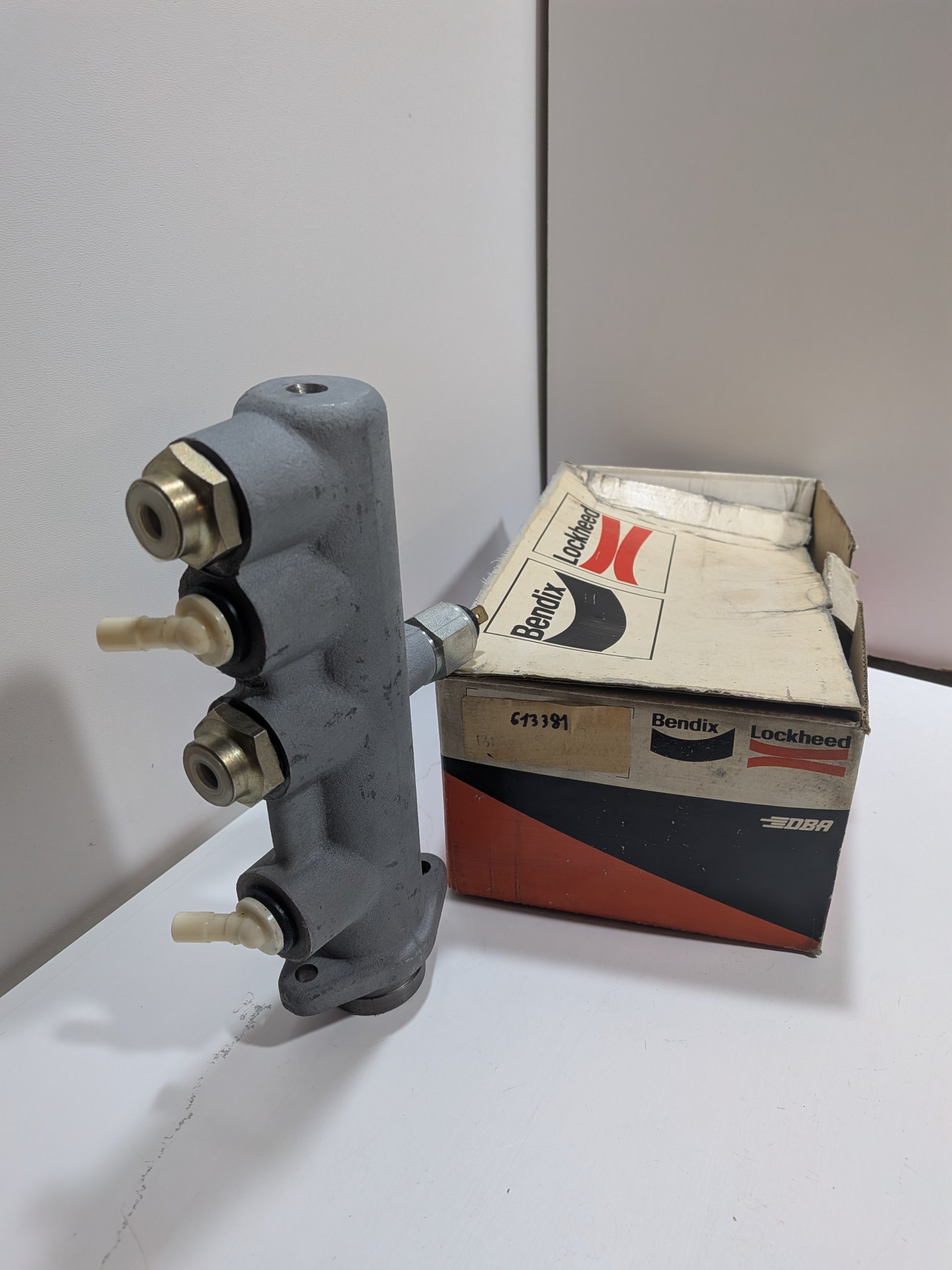 Maître cylindre Renault Saviem SG2 BENDIX 613381 131381B Arrivages Auto Pieces