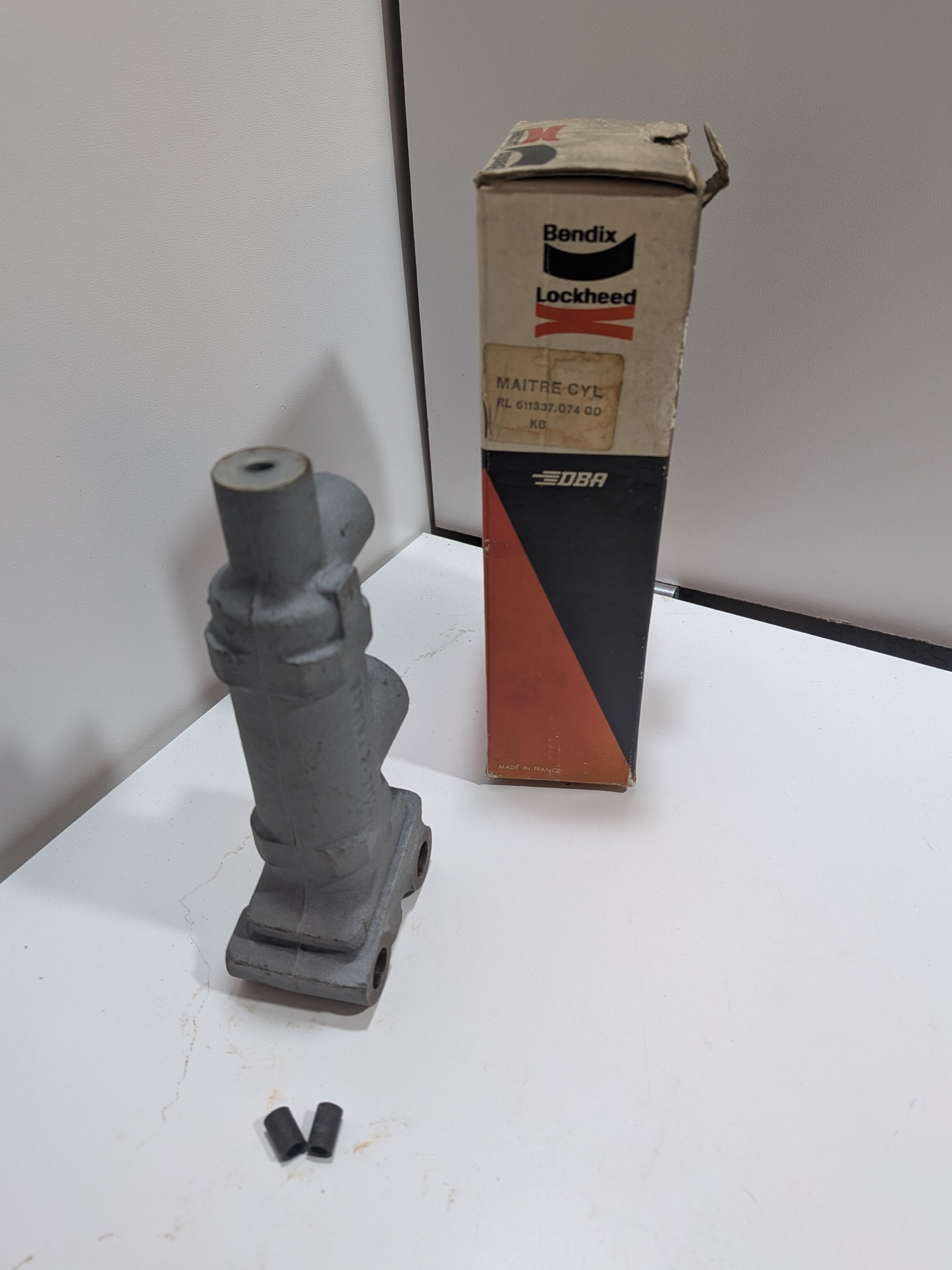 Maitre cylindre CITROEN 2CV Dyane Mehari 20.6 mm bendix 611337 neuf NOS Arrivages Auto Pieces
