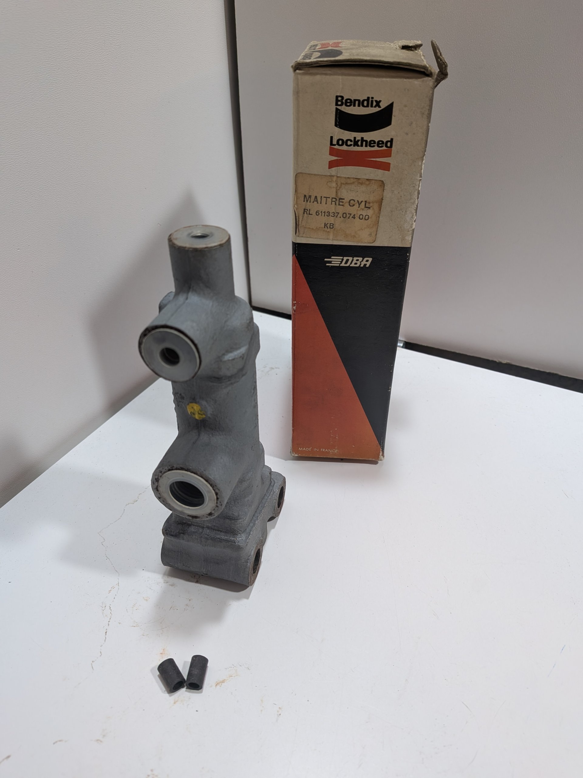 Maitre cylindre Citroen 2CV dyane mehari bendix Lockheed 613519 95493191 neuf NOS Arrivages Auto Pieces