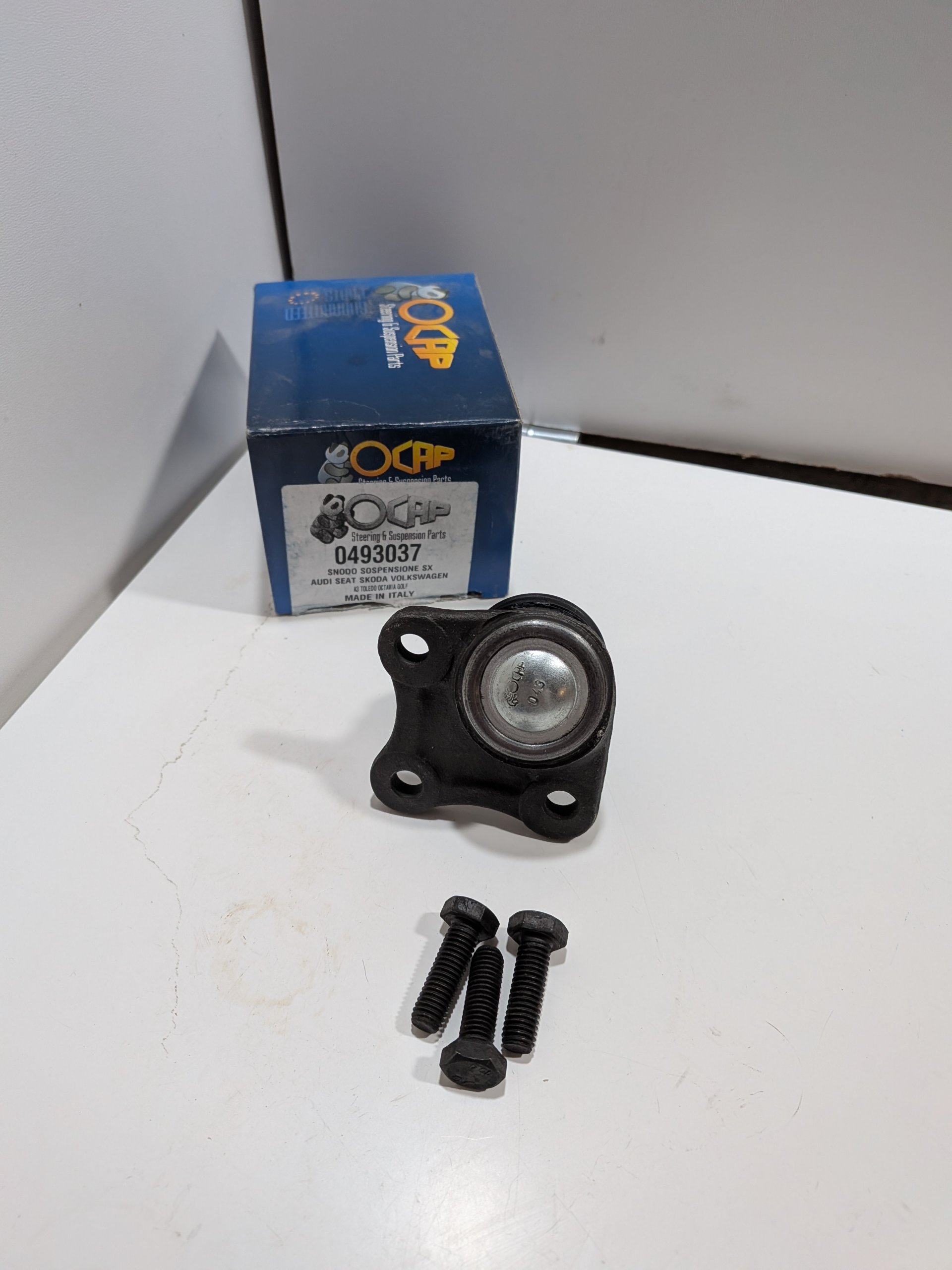 Rotule suspension inférieure gauche Audi A3 8L VW Bora I Golf IV New Beetle Seat Leon Arrivages Auto Pieces